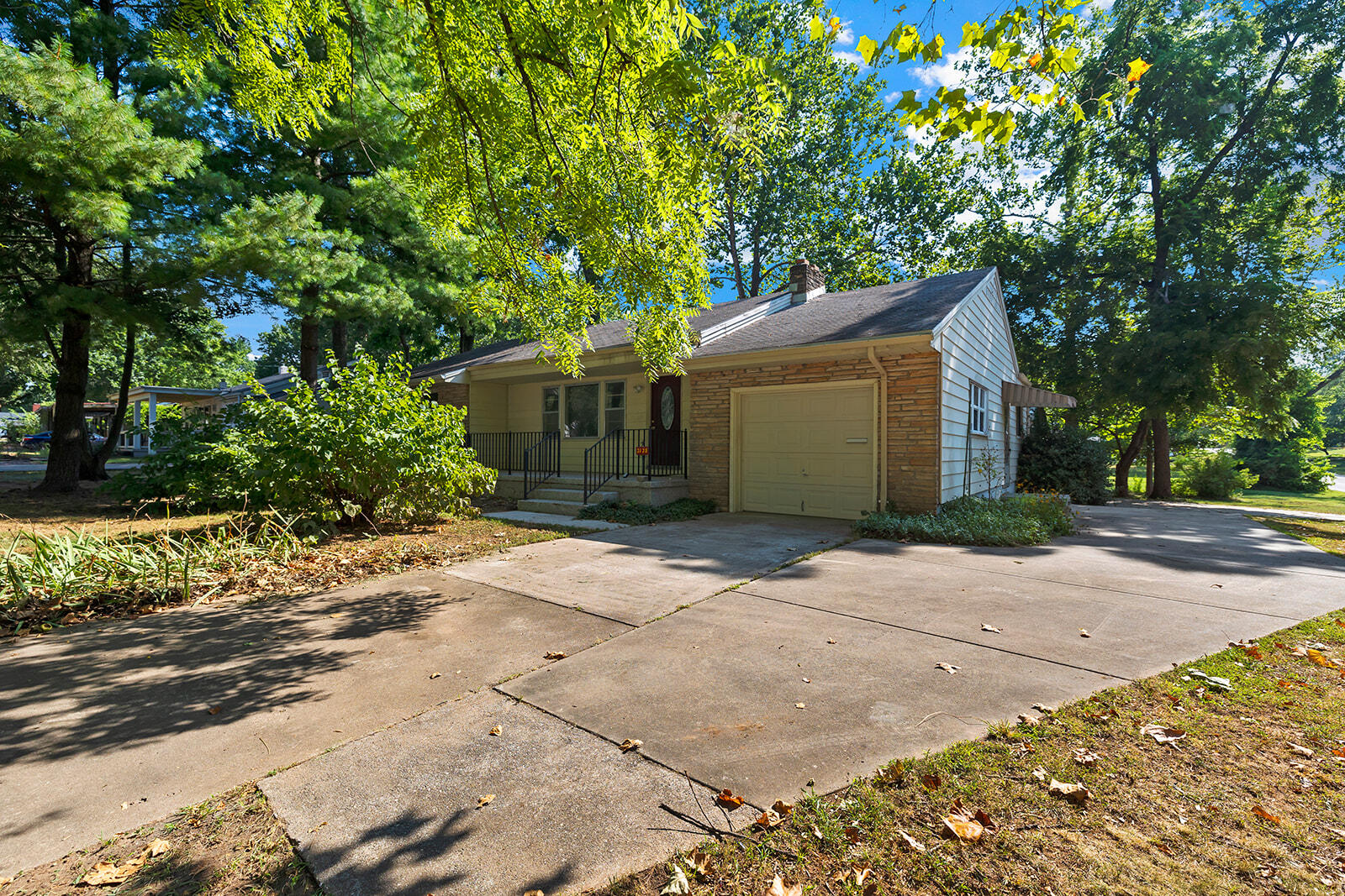 2128 South Glendale Avenue Property Photo 2