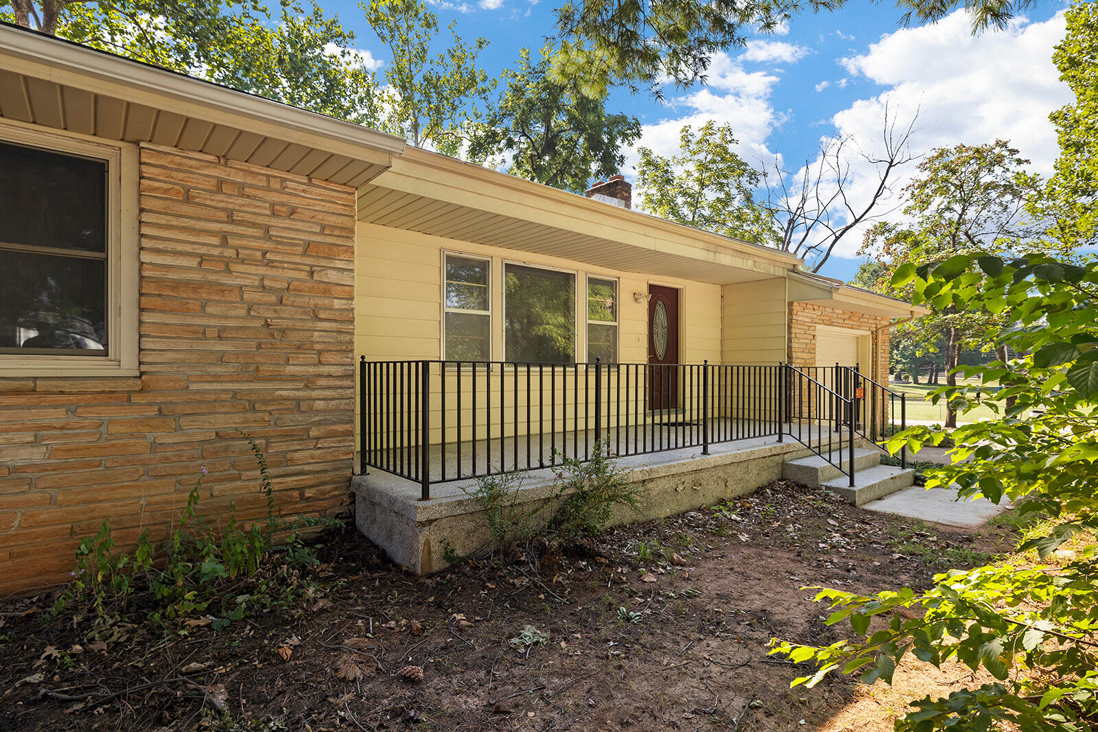 2128 South Glendale Avenue Property Photo 3