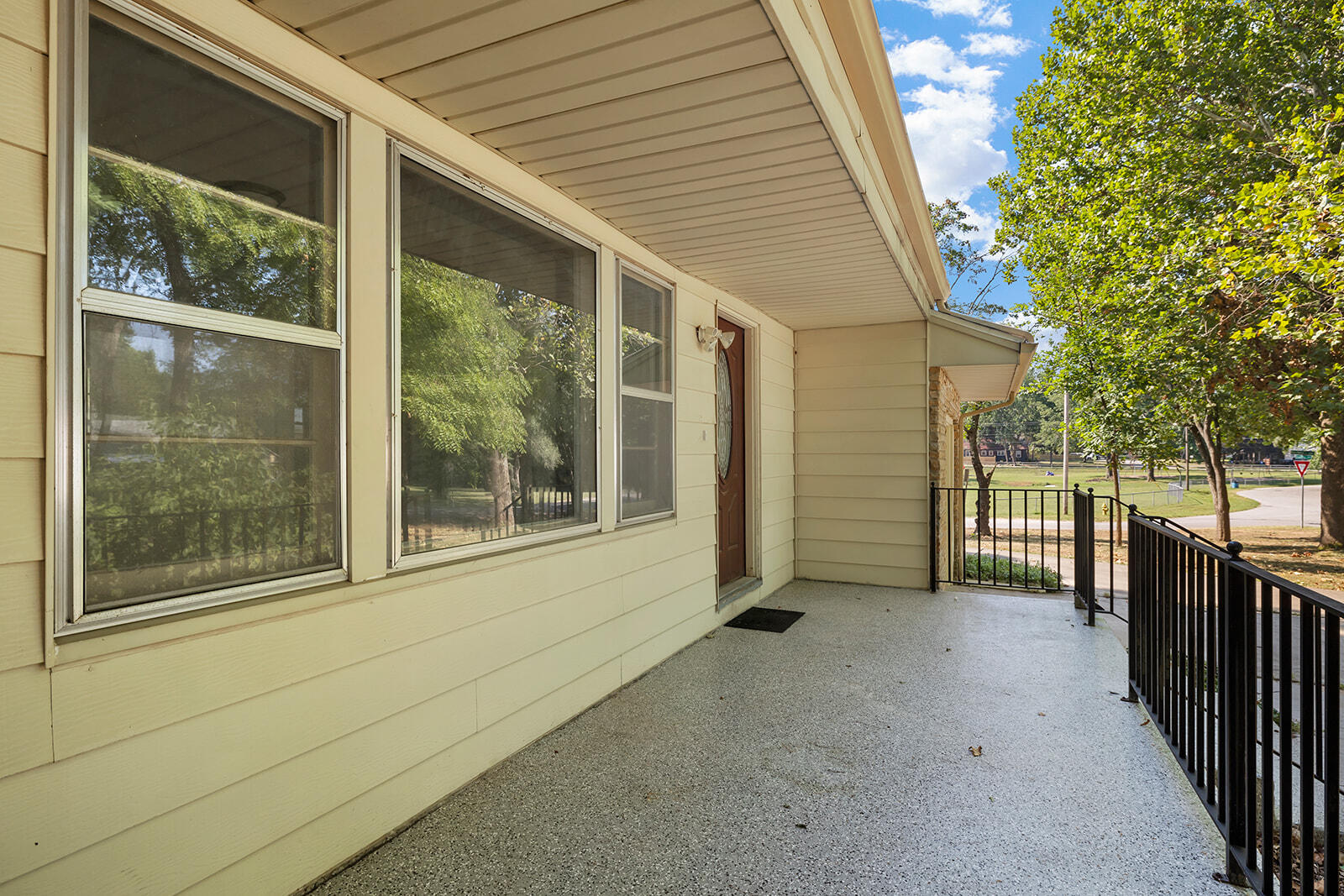 2128 South Glendale Avenue Property Photo 4