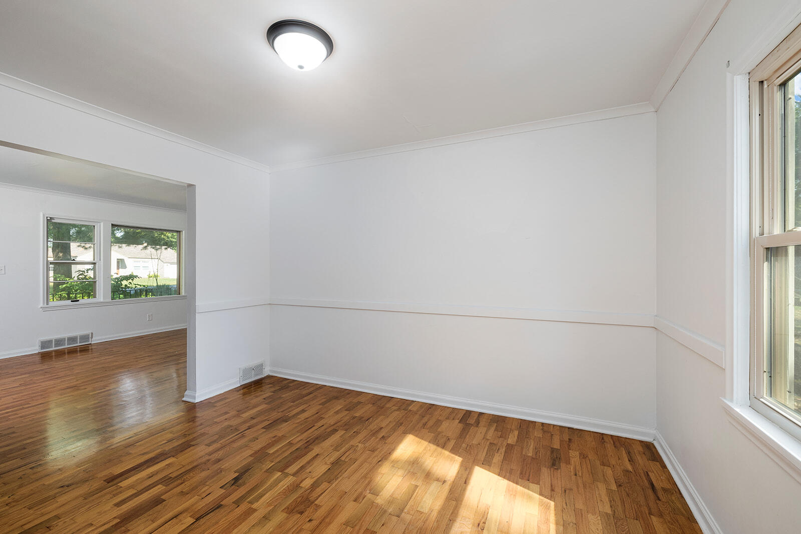 2128 South Glendale Avenue Property Photo 9