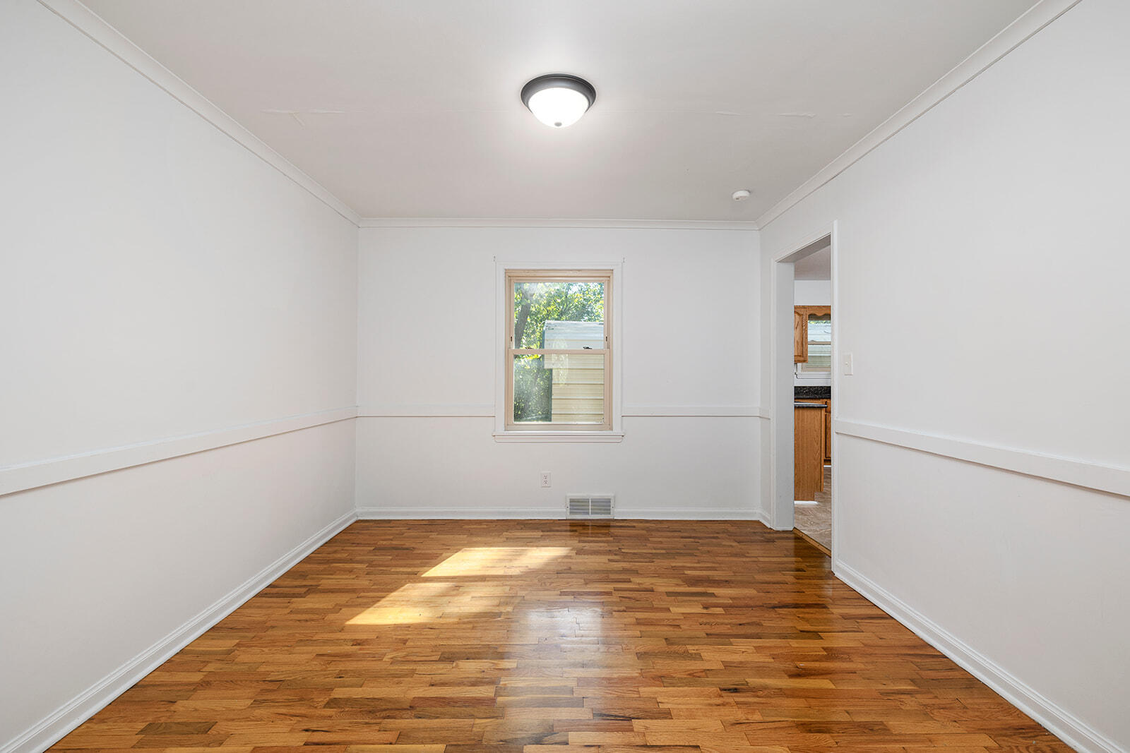 2128 South Glendale Avenue Property Photo 10