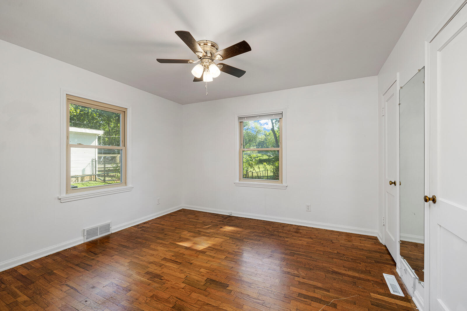 2128 South Glendale Avenue Property Photo 13