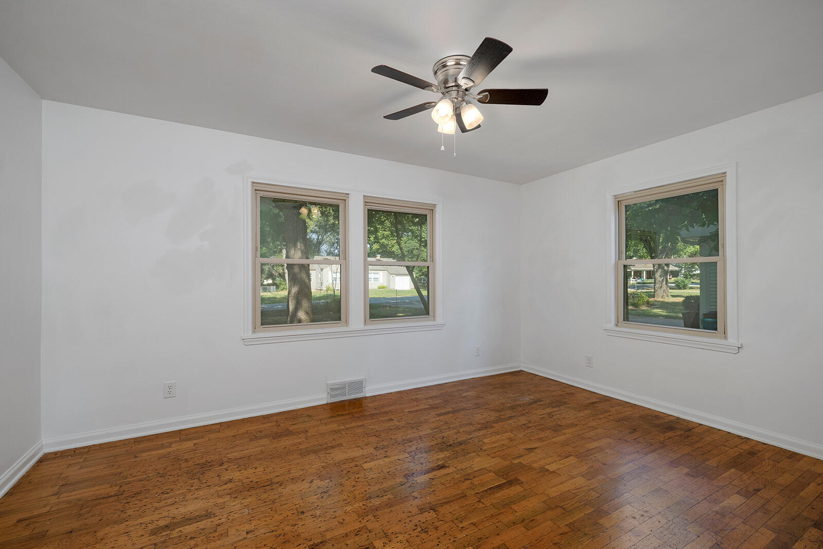 2128 South Glendale Avenue Property Photo 15