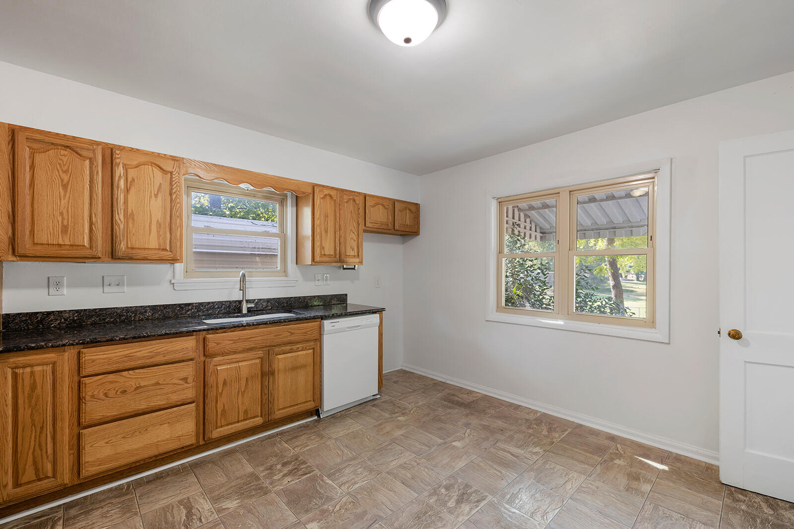 2128 South Glendale Avenue Property Photo 18