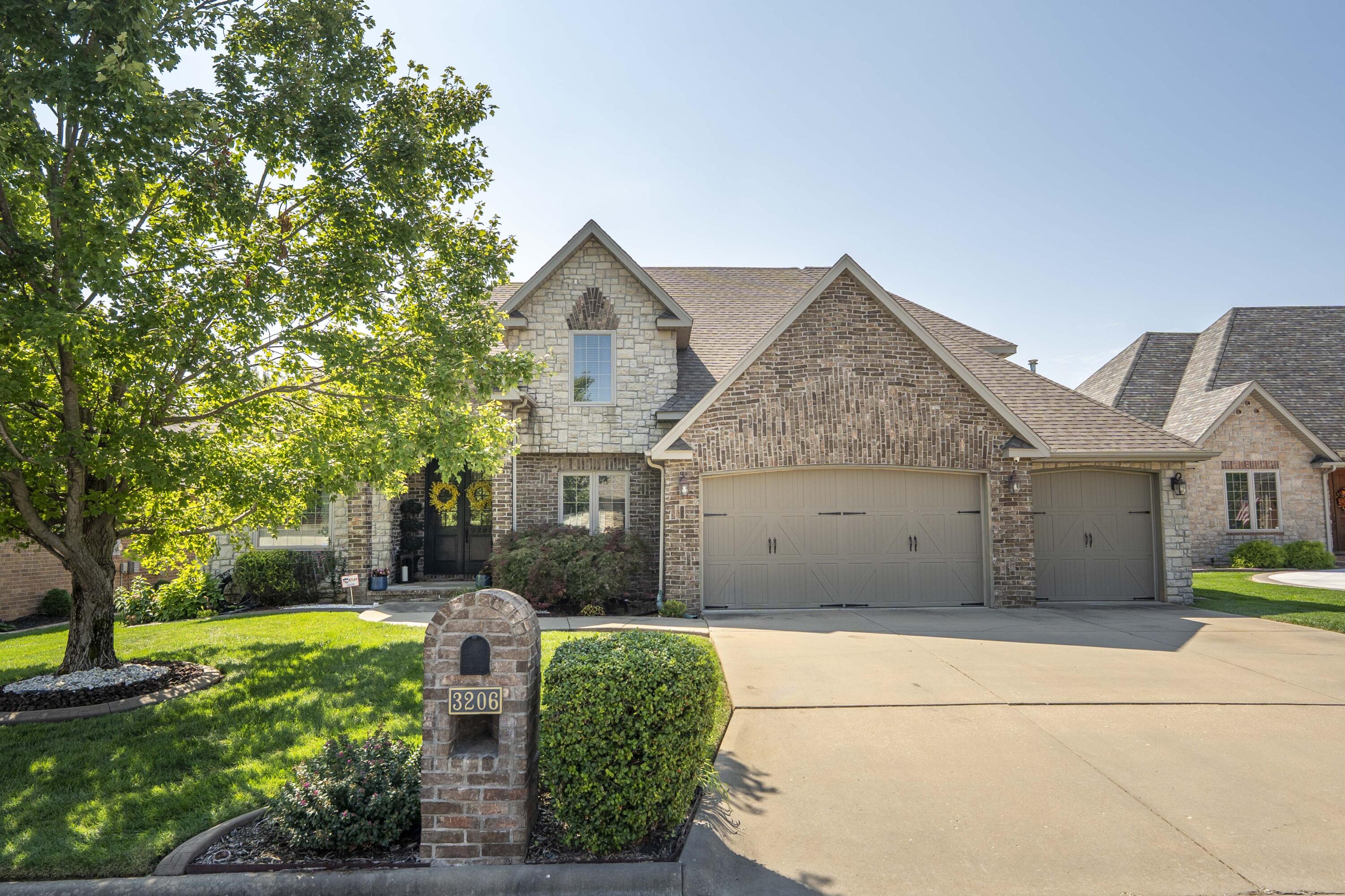 3206 West Knob Hill Street Property Photo 1