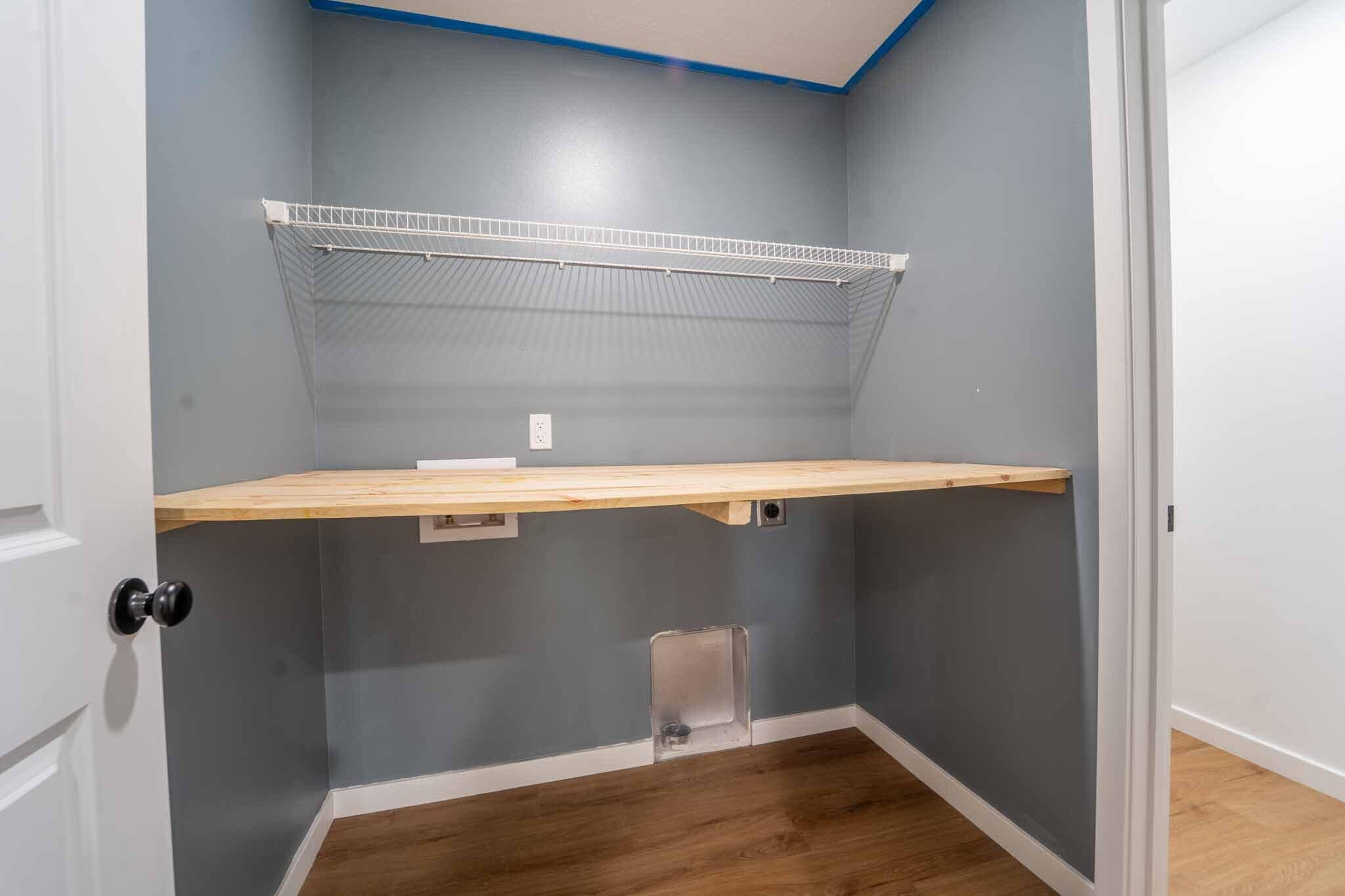 945 West Linwood Street Property Photo 17