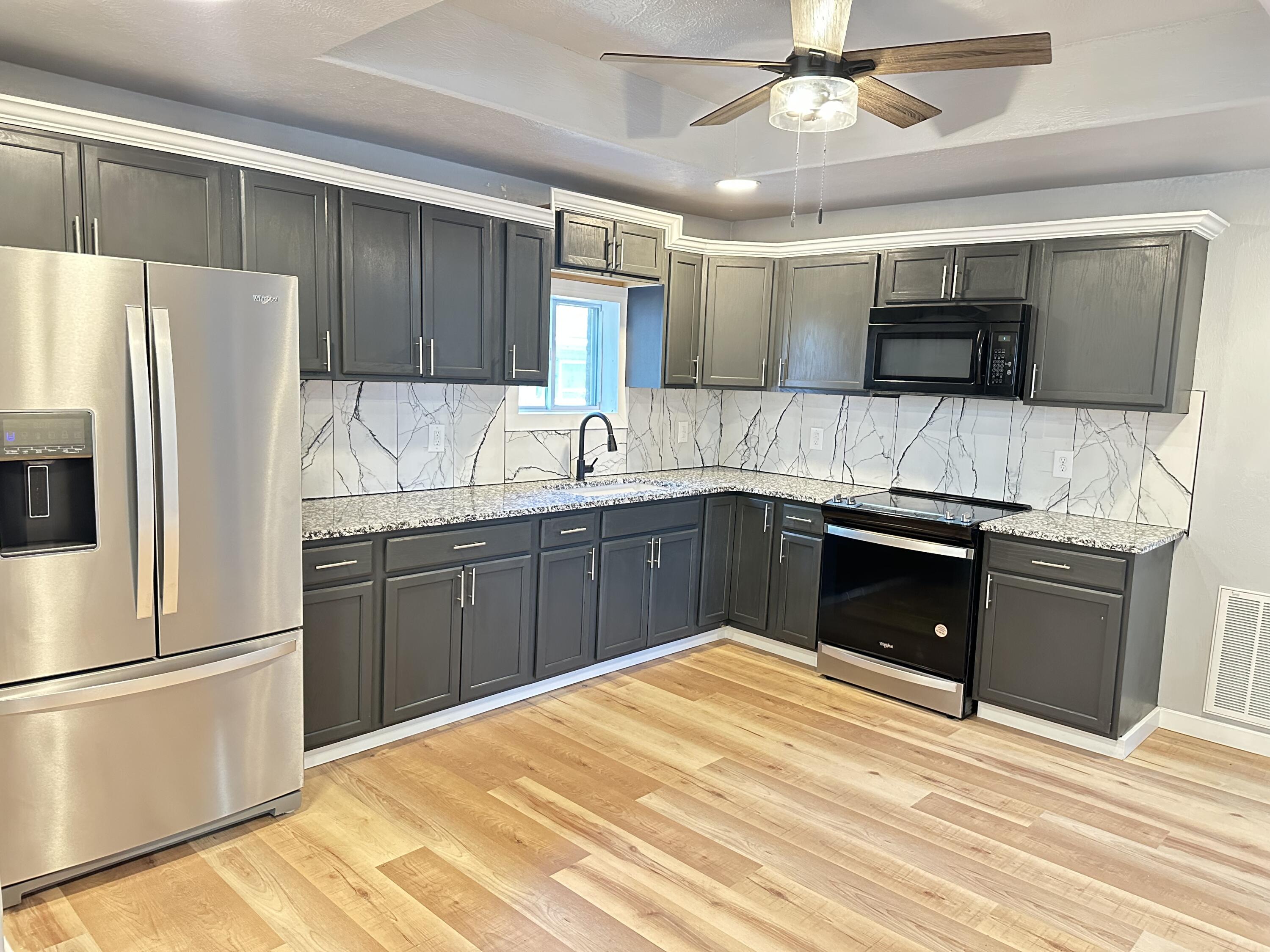 109 North Maple Street Property Photo 5