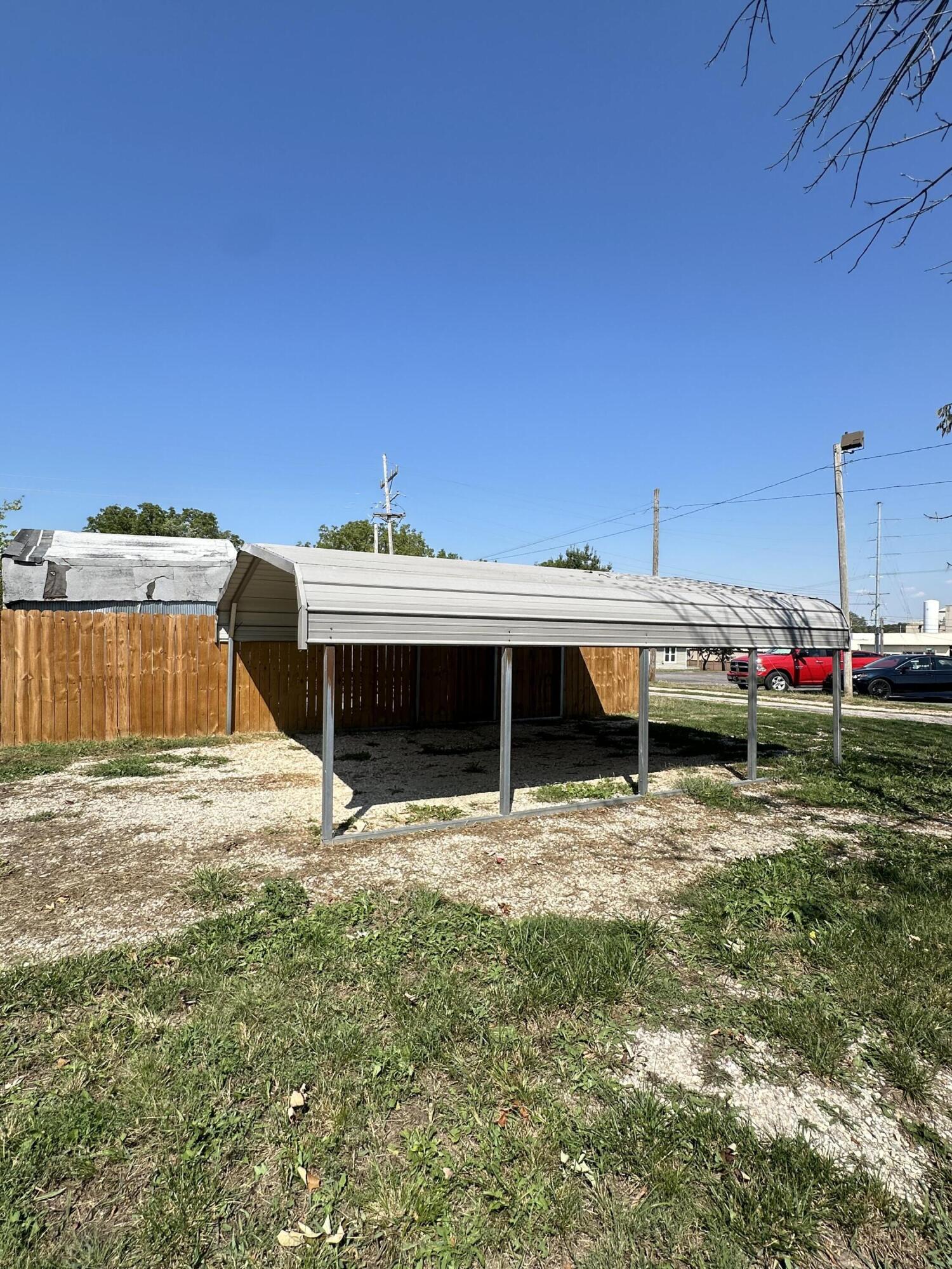 109 North Maple Street Property Photo 21