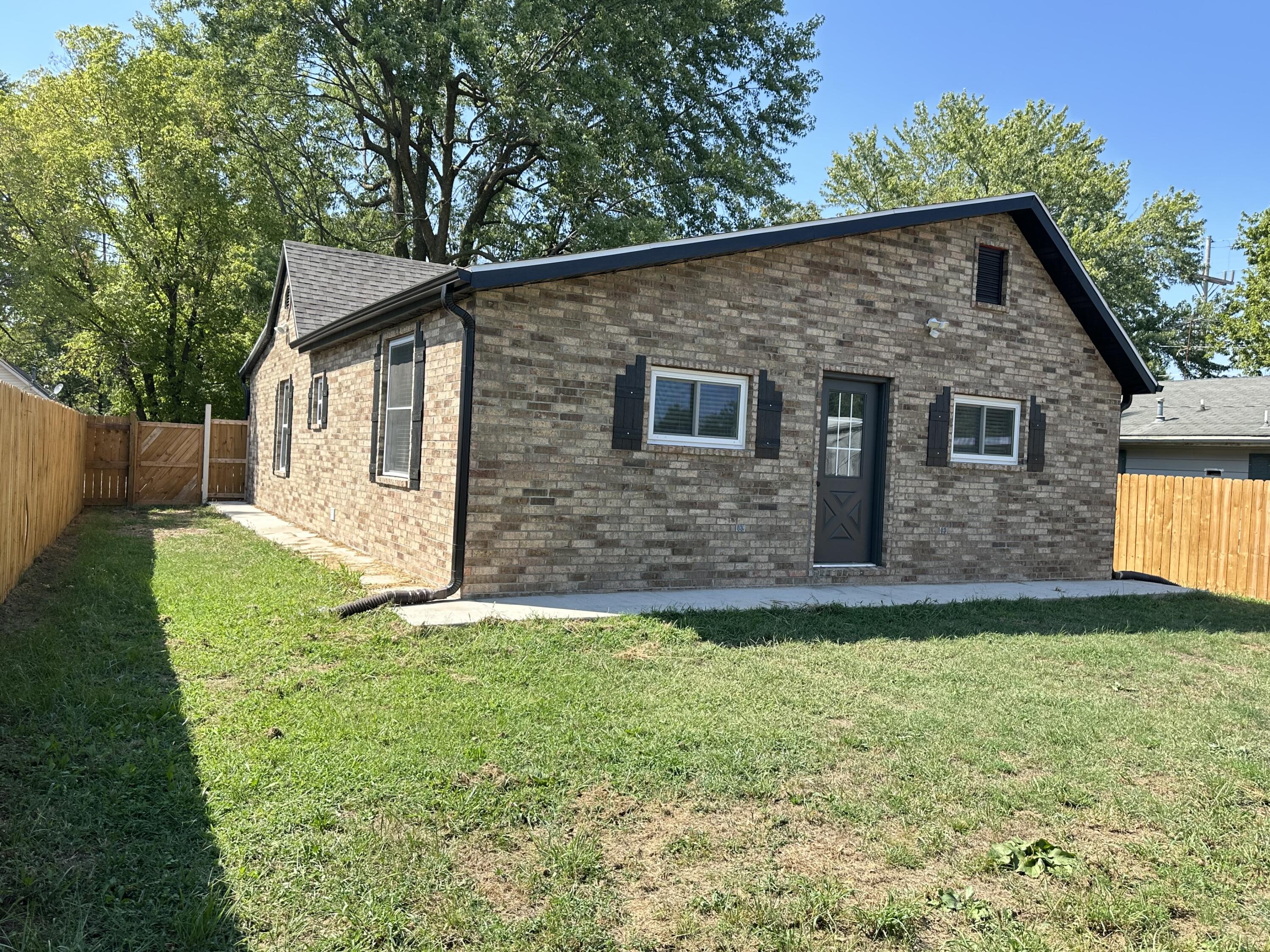 109 North Maple Street Property Photo 24