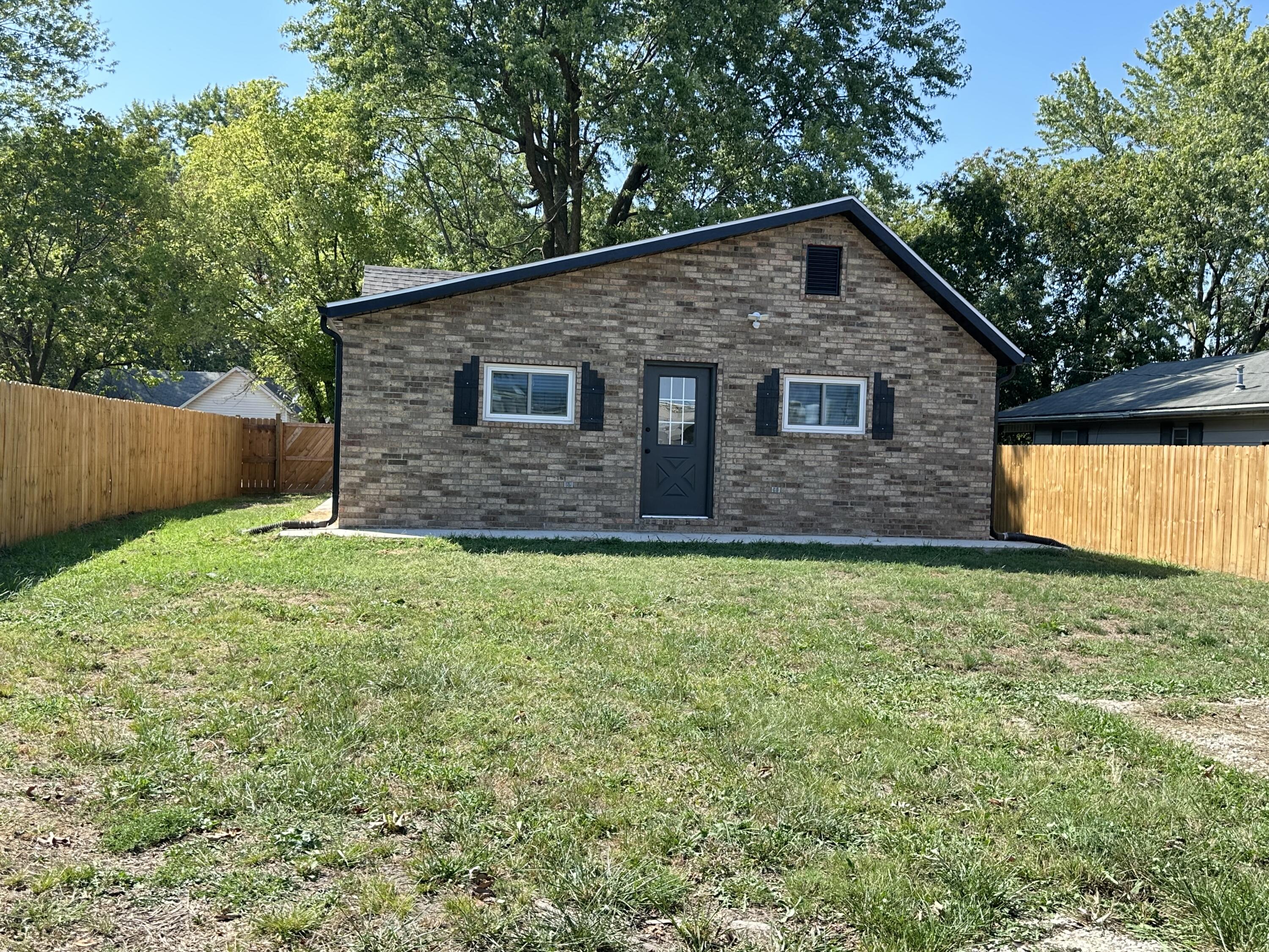 109 North Maple Street Property Photo 27