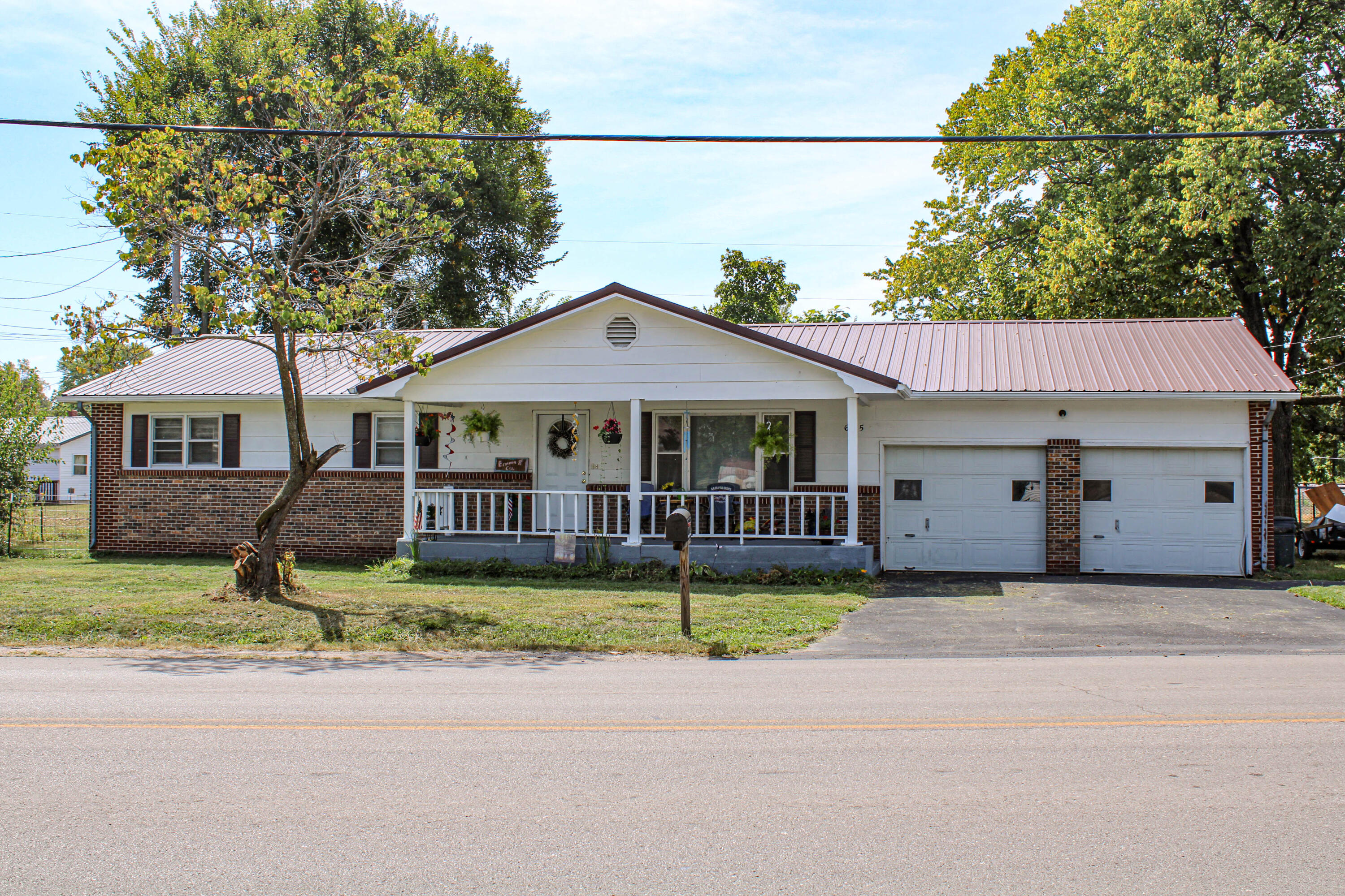 605 West Washington Avenue