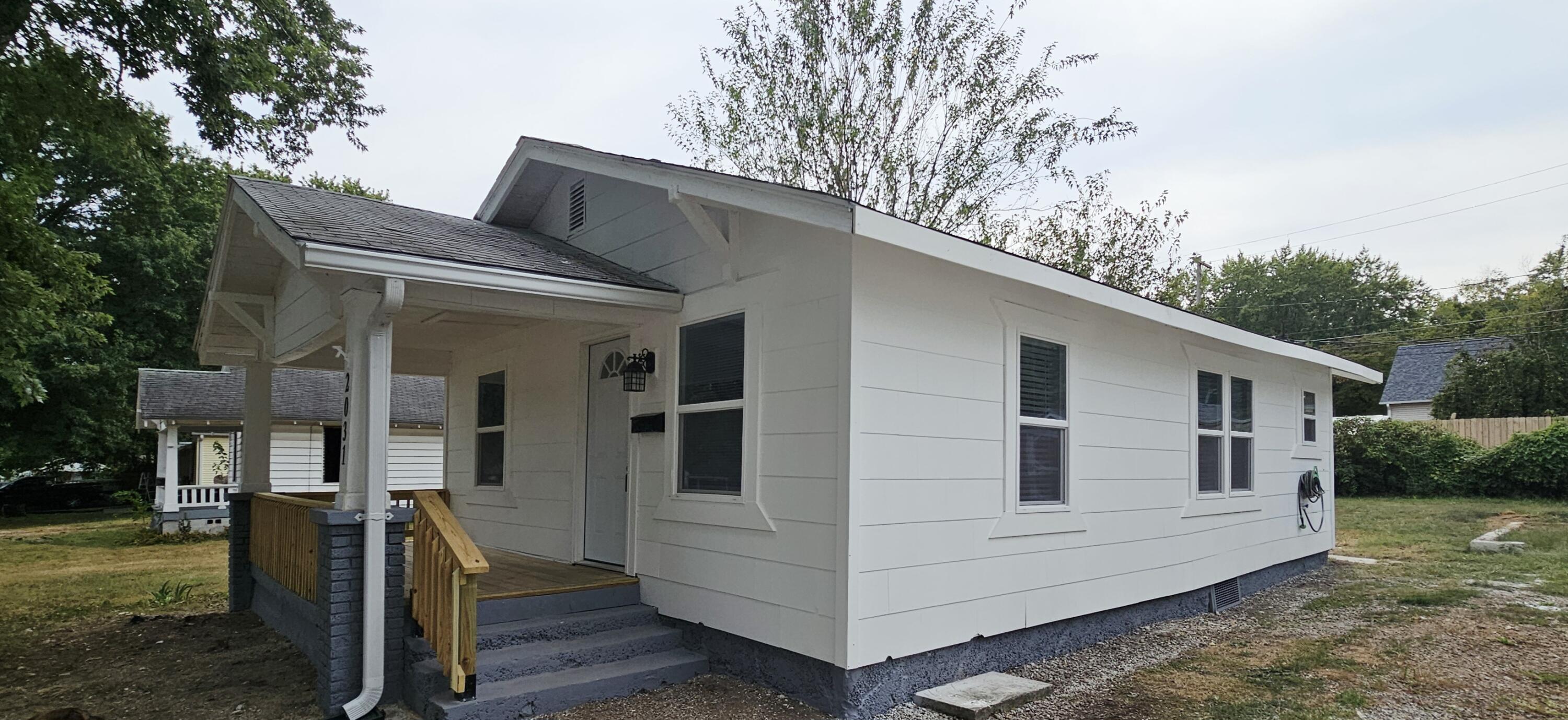 2031 North Fremont Avenue Property Photo 2