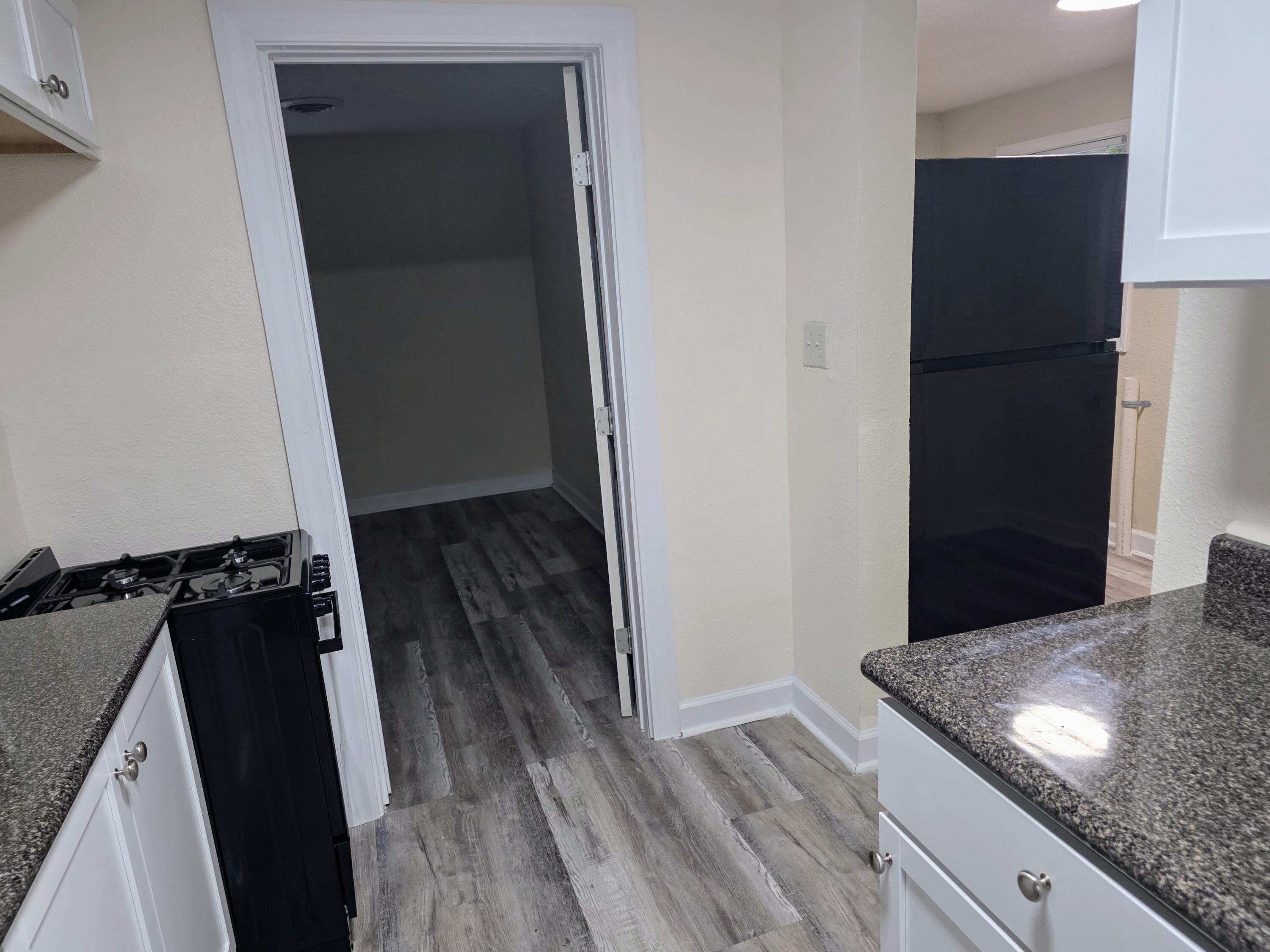 2031 North Fremont Avenue Property Photo 5