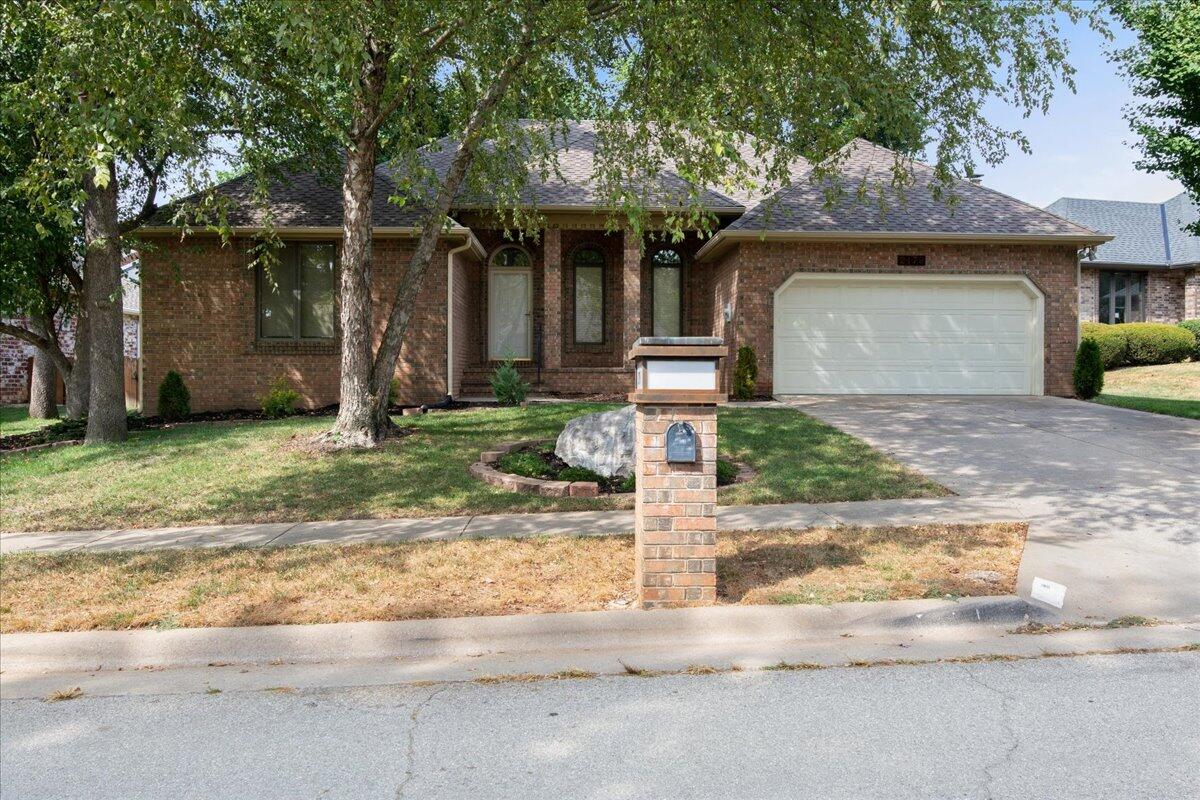 2179 East Richmond Street Property Photo 1