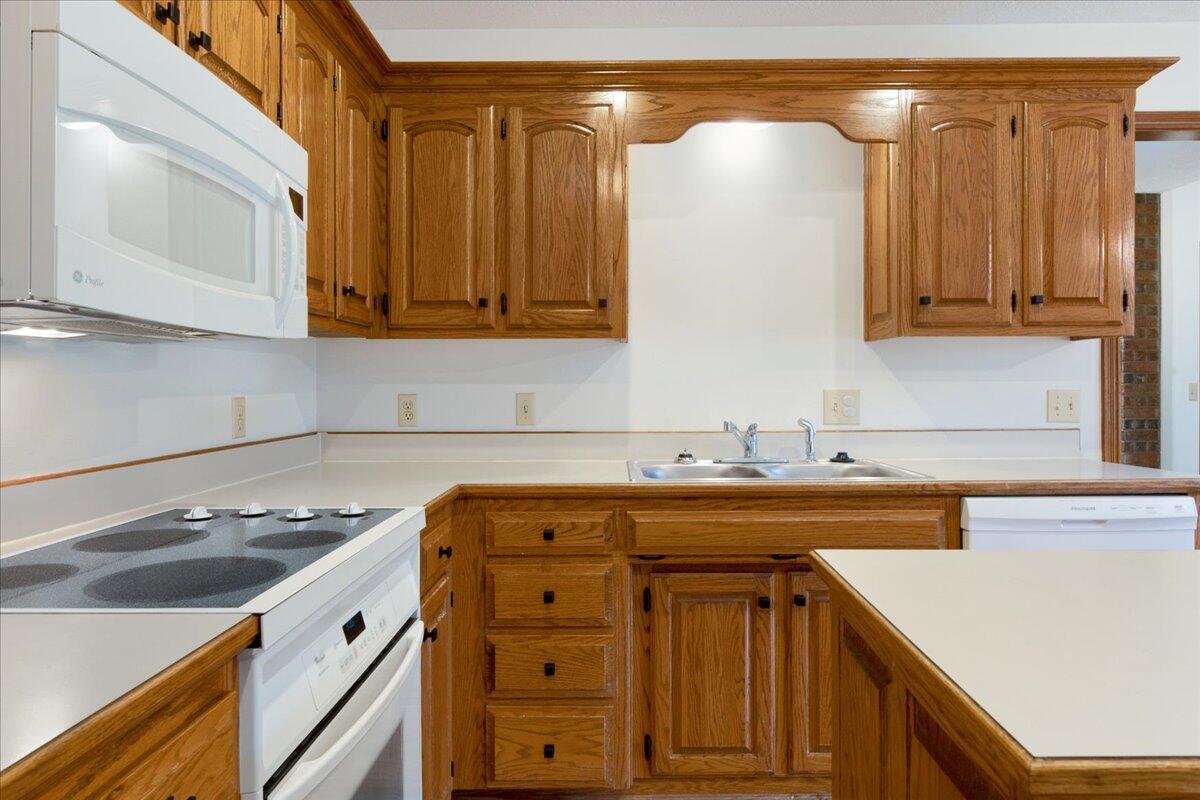 2179 East Richmond Street Property Photo 13