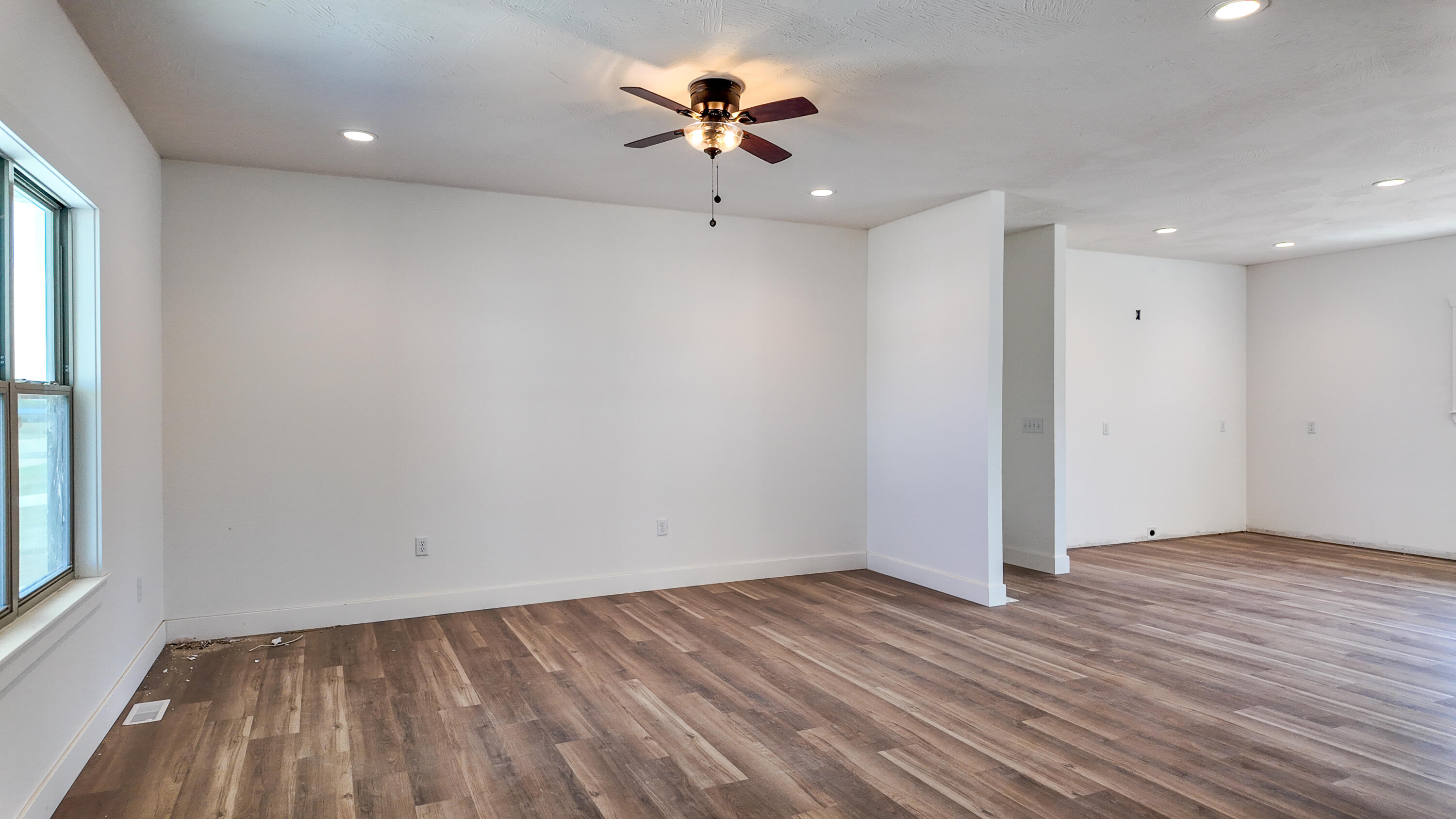 720 East Vivian Street Property Photo 3