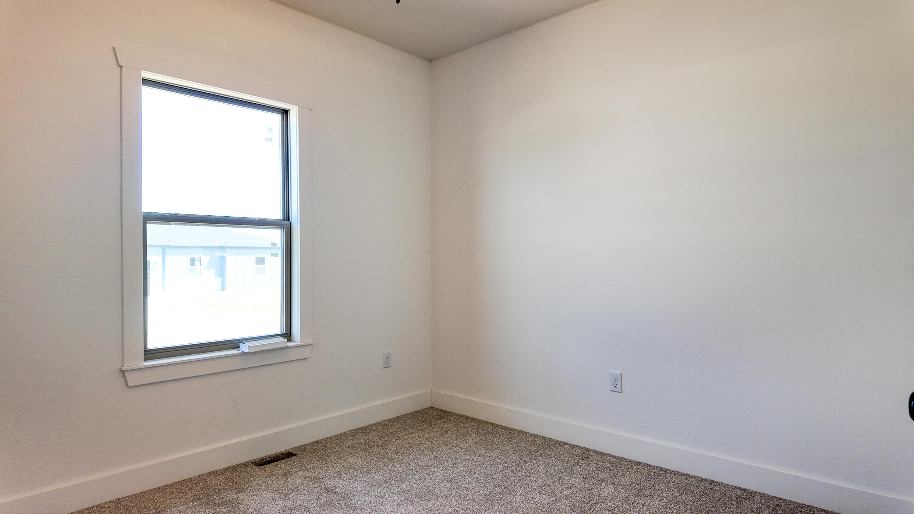 720 East Vivian Street Property Photo 8