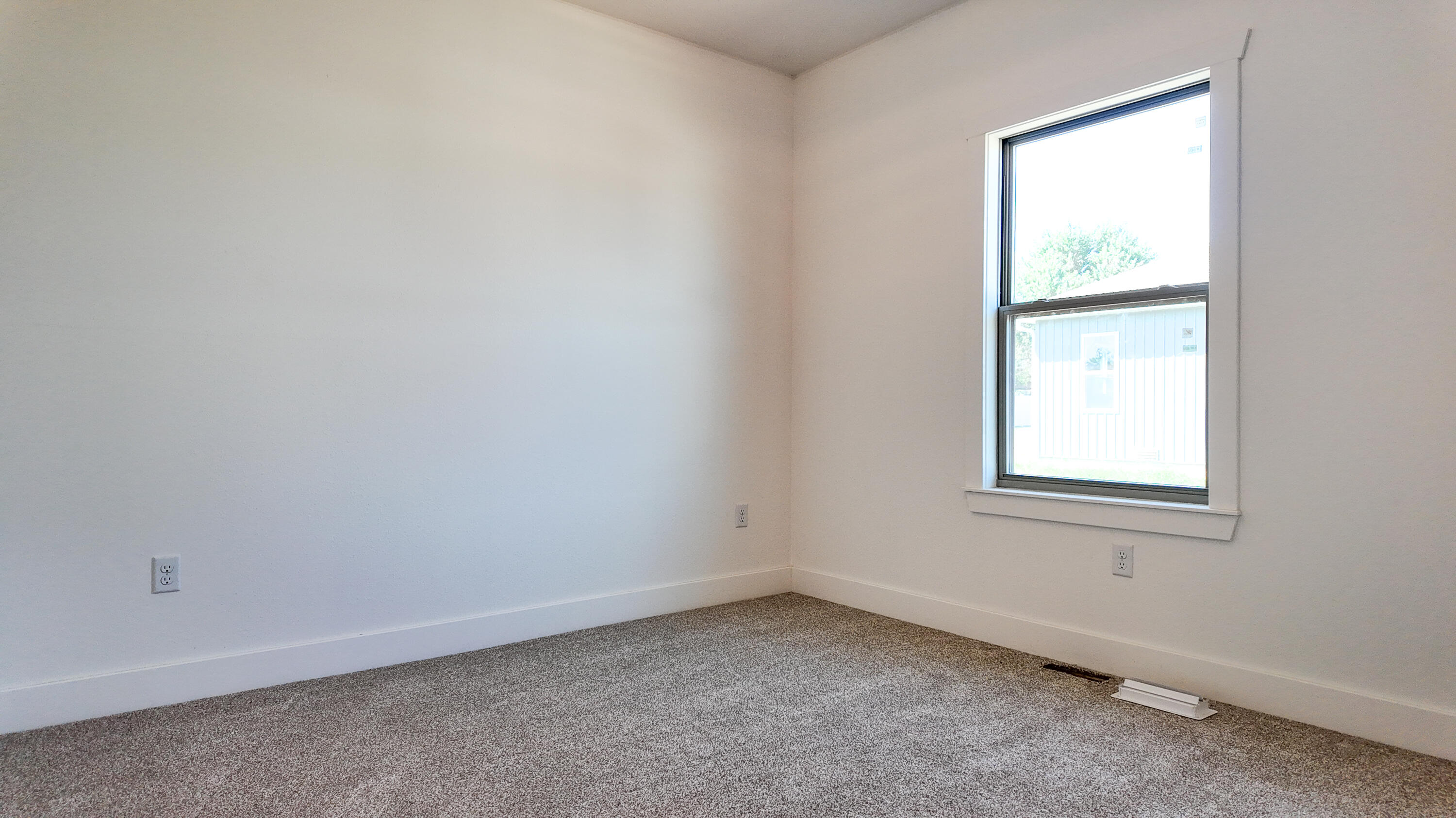 720 East Vivian Street Property Photo 11