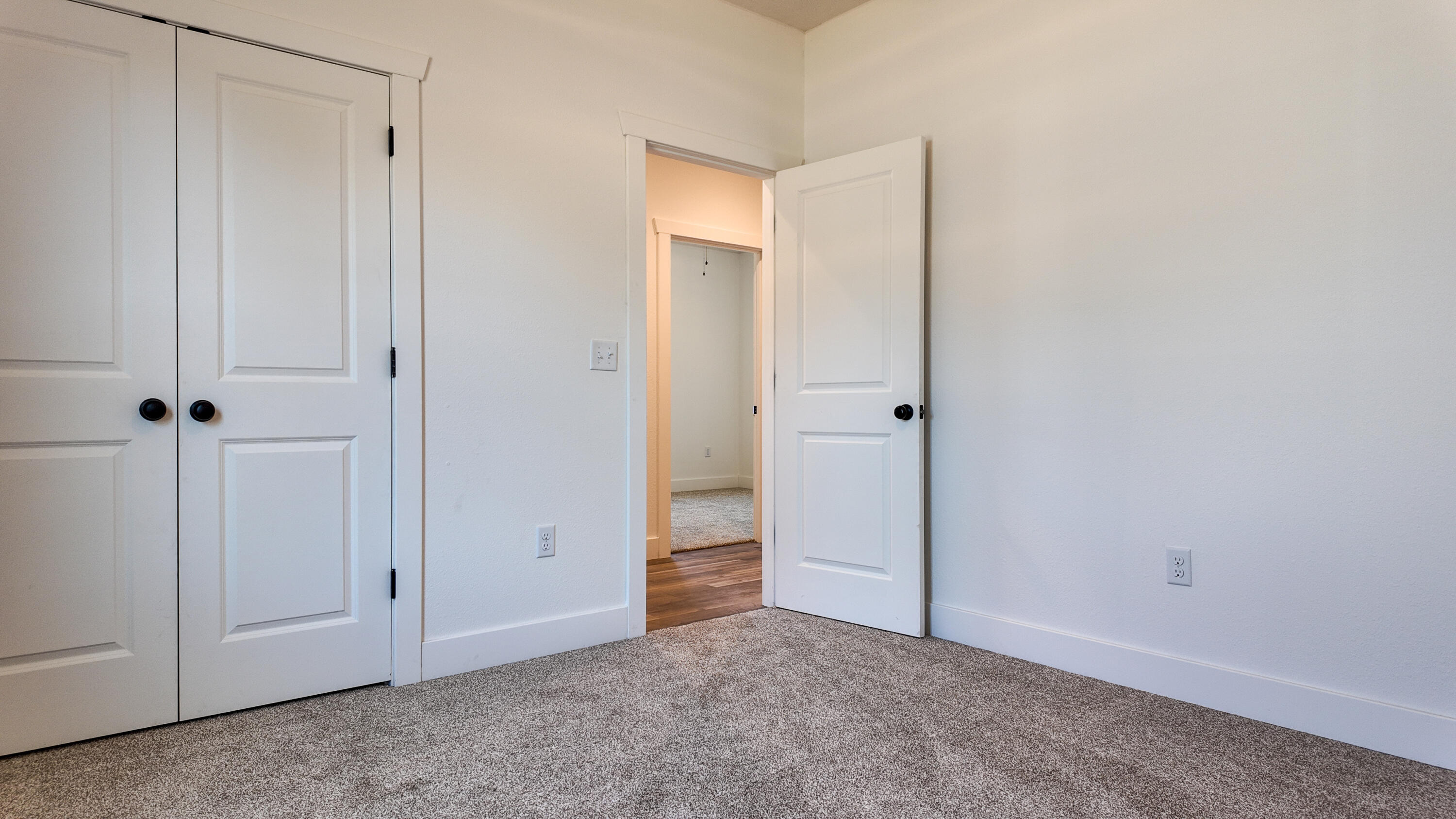 720 East Vivian Street Property Photo 16