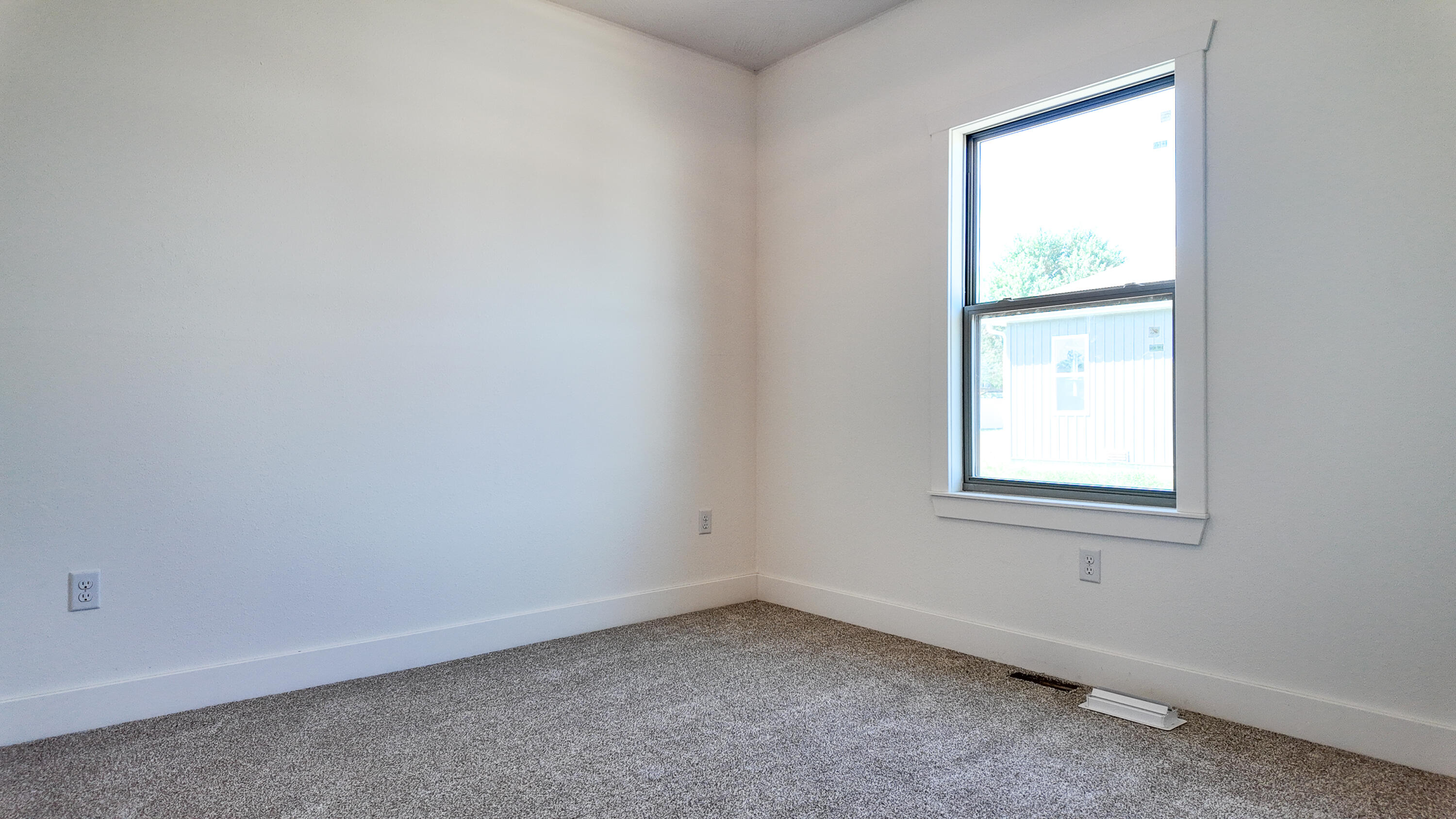 720 East Vivian Street Property Photo 17