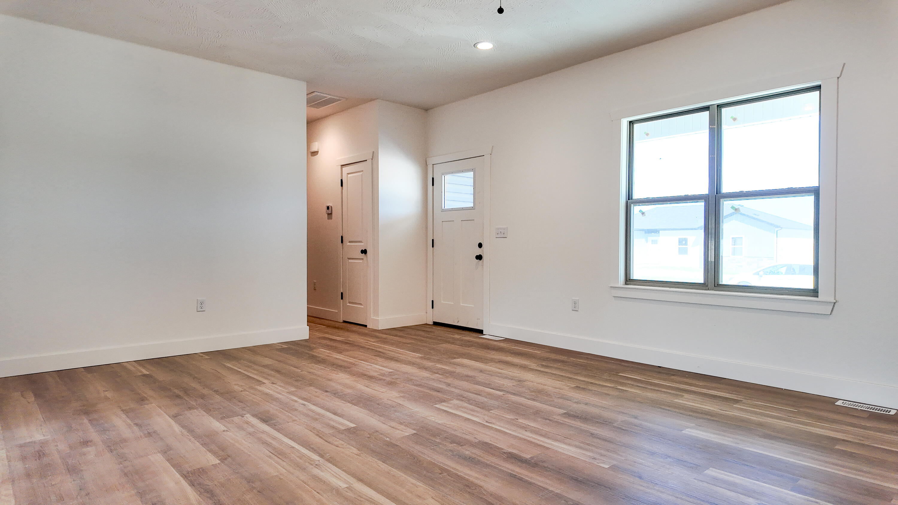 720 East Vivian Street Property Photo 21