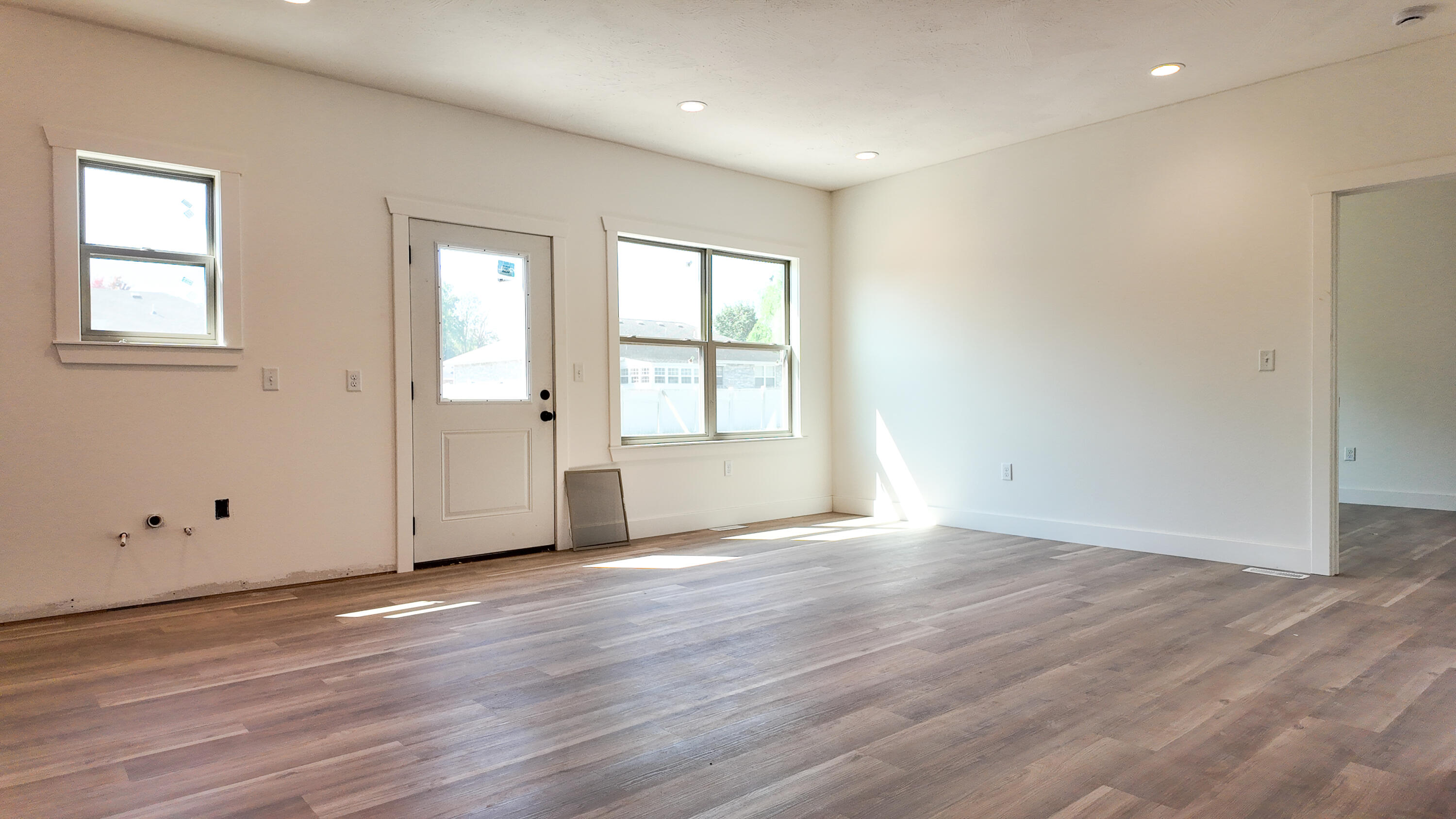 720 East Vivian Street Property Photo 22