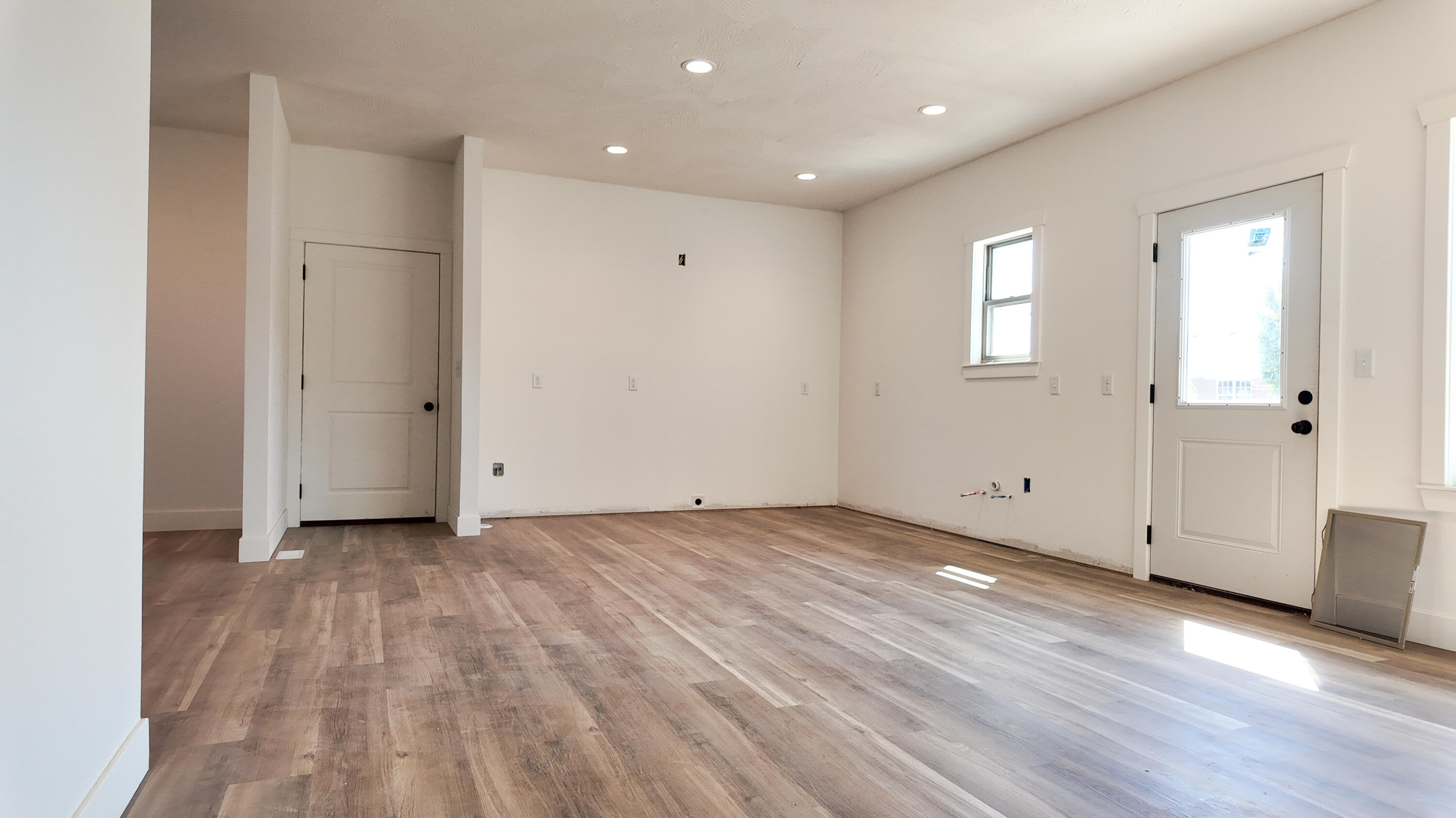 720 East Vivian Street Property Photo 25