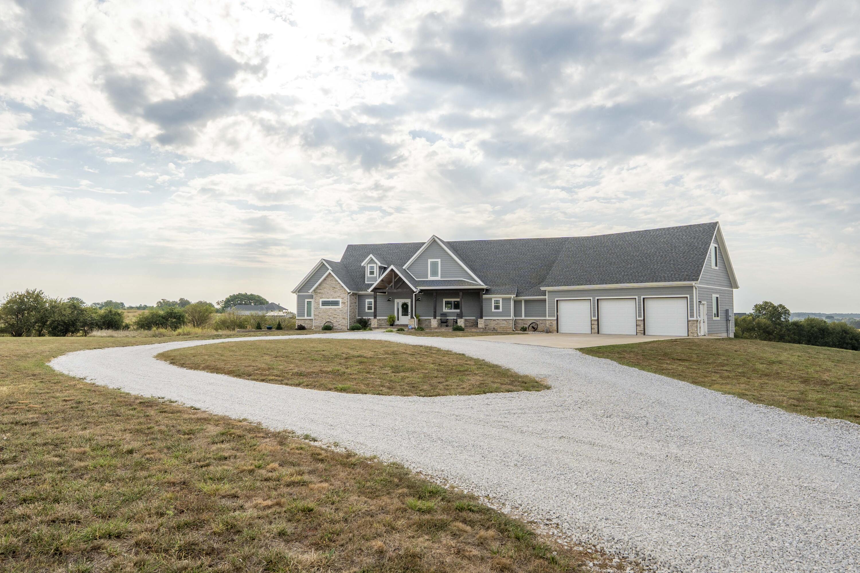 292 Woodman Lane Property Photo 4