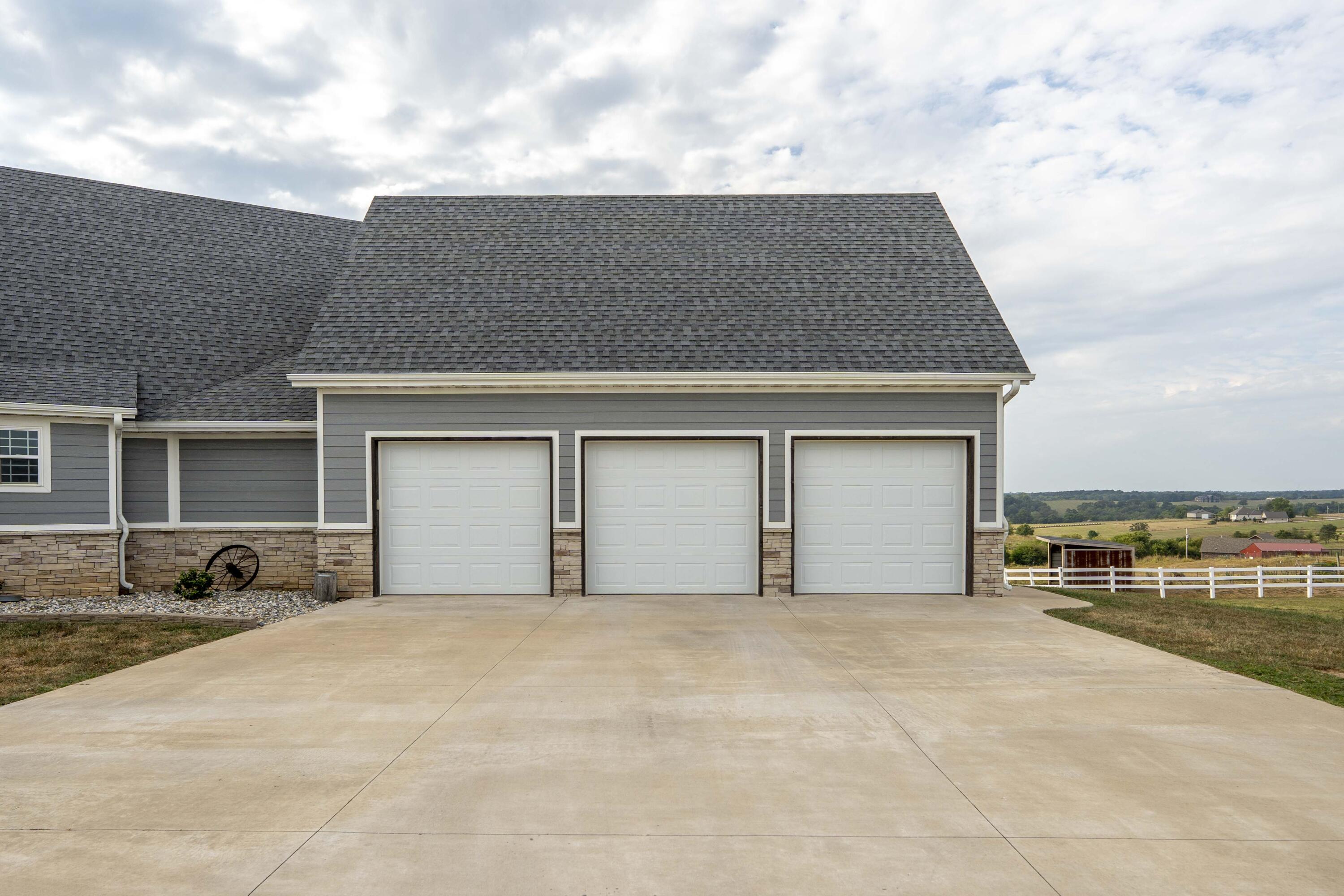 292 Woodman Lane Property Photo 6