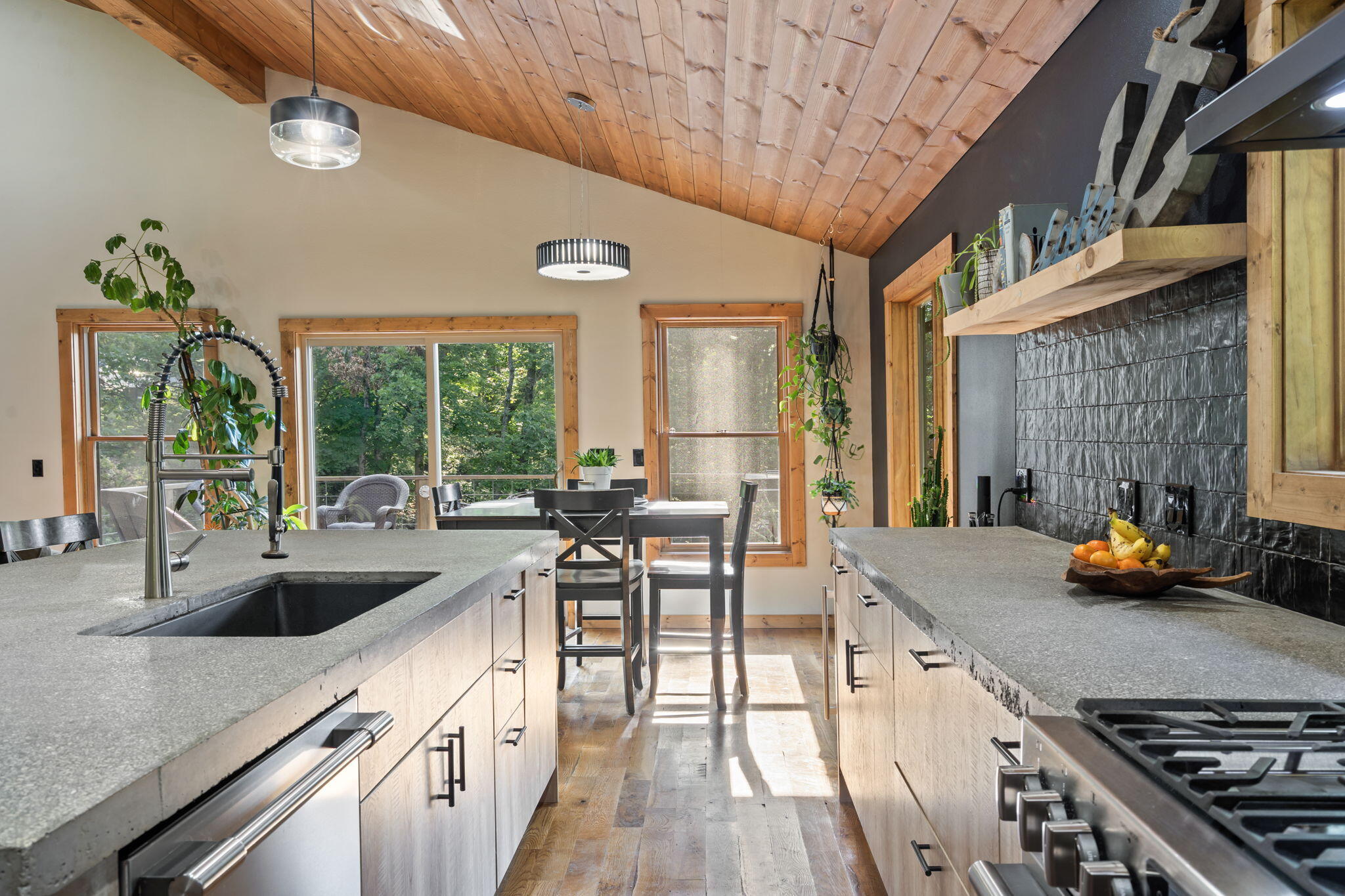 28 Irish Hills Boulevard Property Photo 29