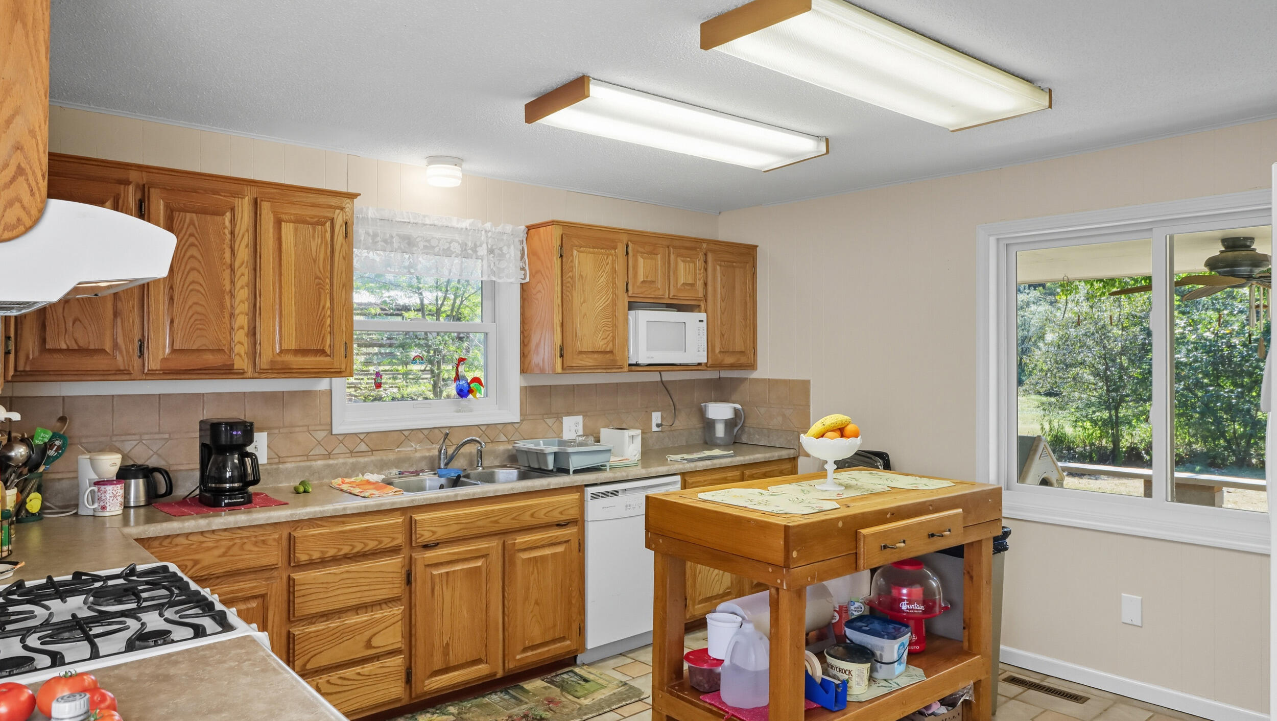 1211 County Road 316 Property Photo 4