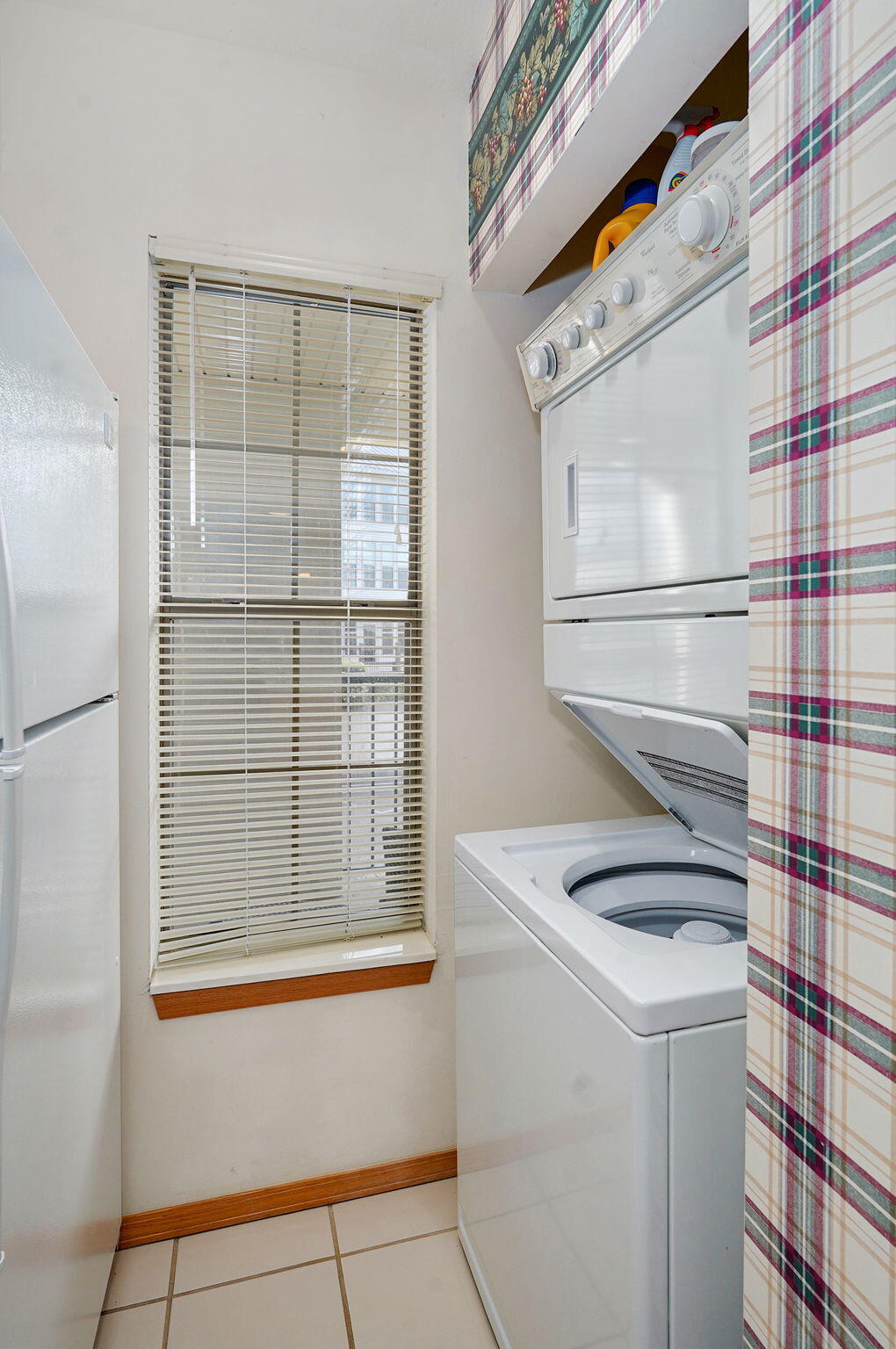 225 Lower Emerald Bay Circle Property Photo 7