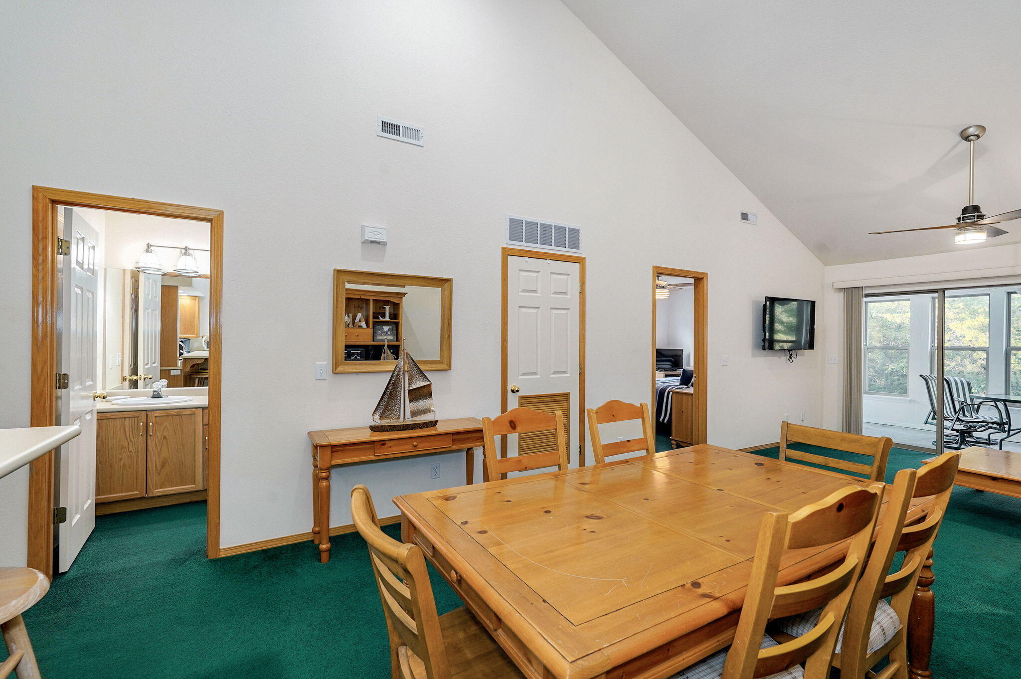 225 Lower Emerald Bay Circle Property Photo 9