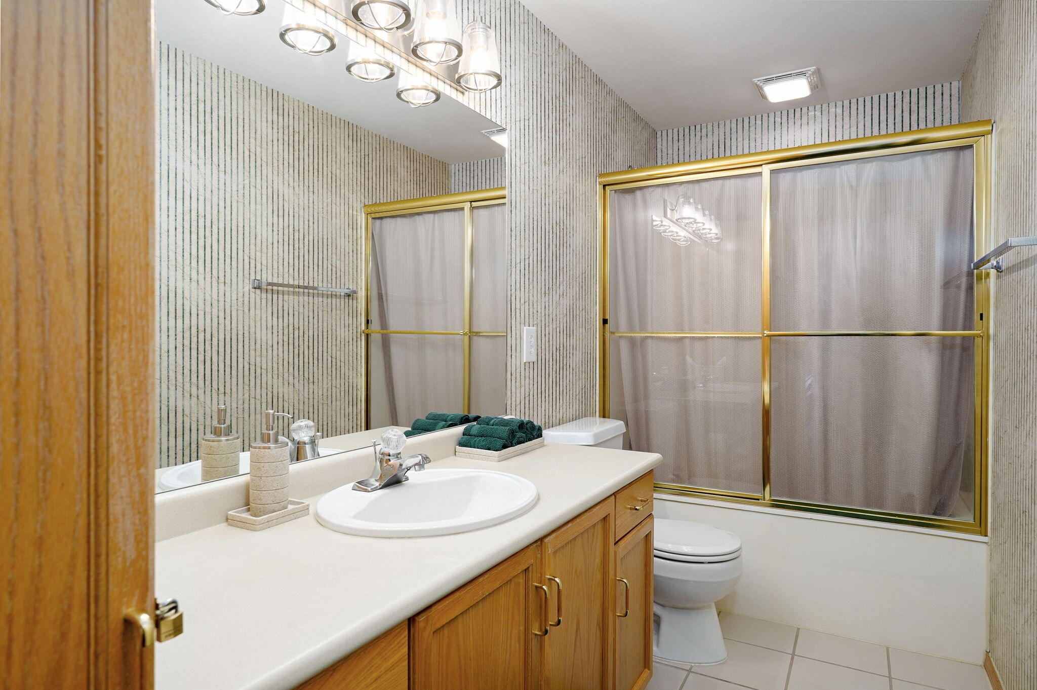 225 Lower Emerald Bay Circle Property Photo 11