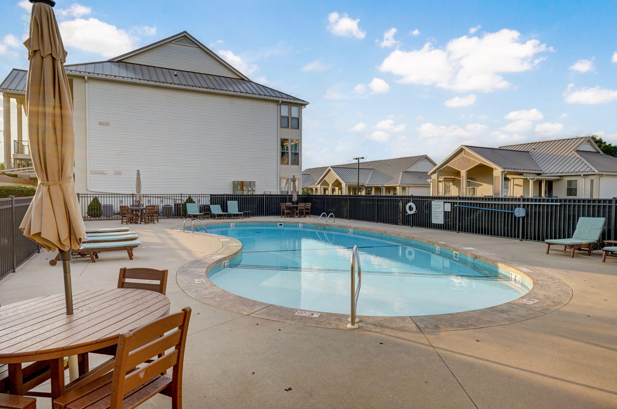 225 Lower Emerald Bay Circle Property Photo 16