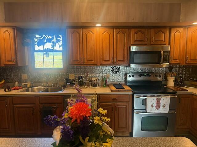 2404 Fruit Station Drive Property Photo 8