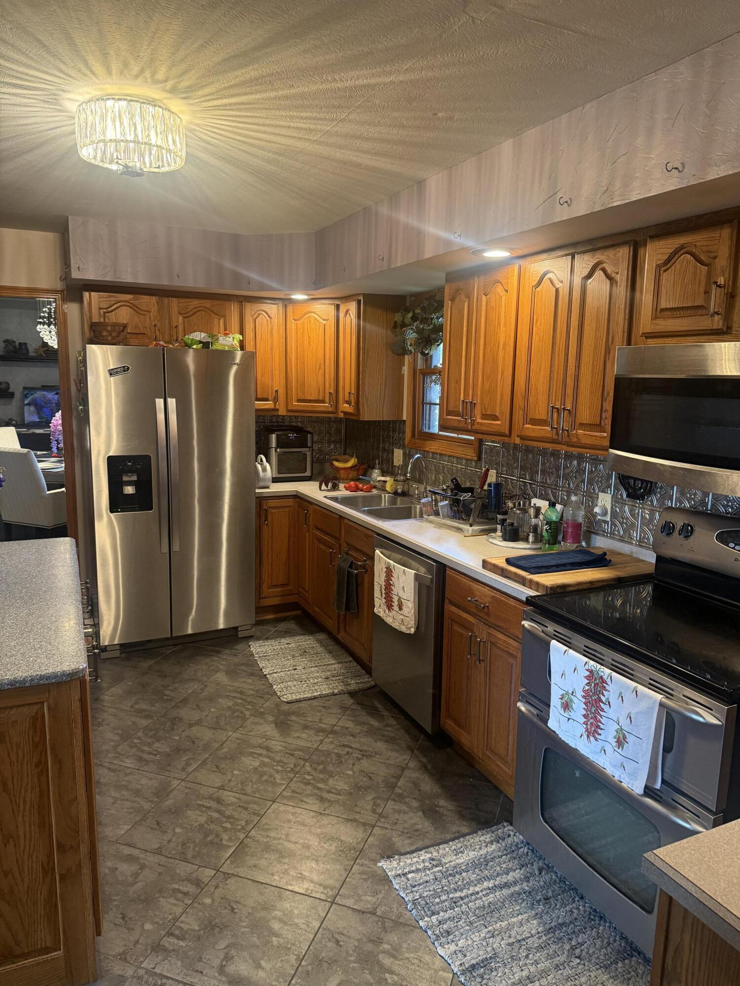 2404 Fruit Station Drive Property Photo 10