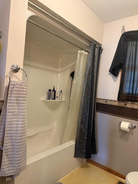 2404 Fruit Station Drive Property Photo 21
