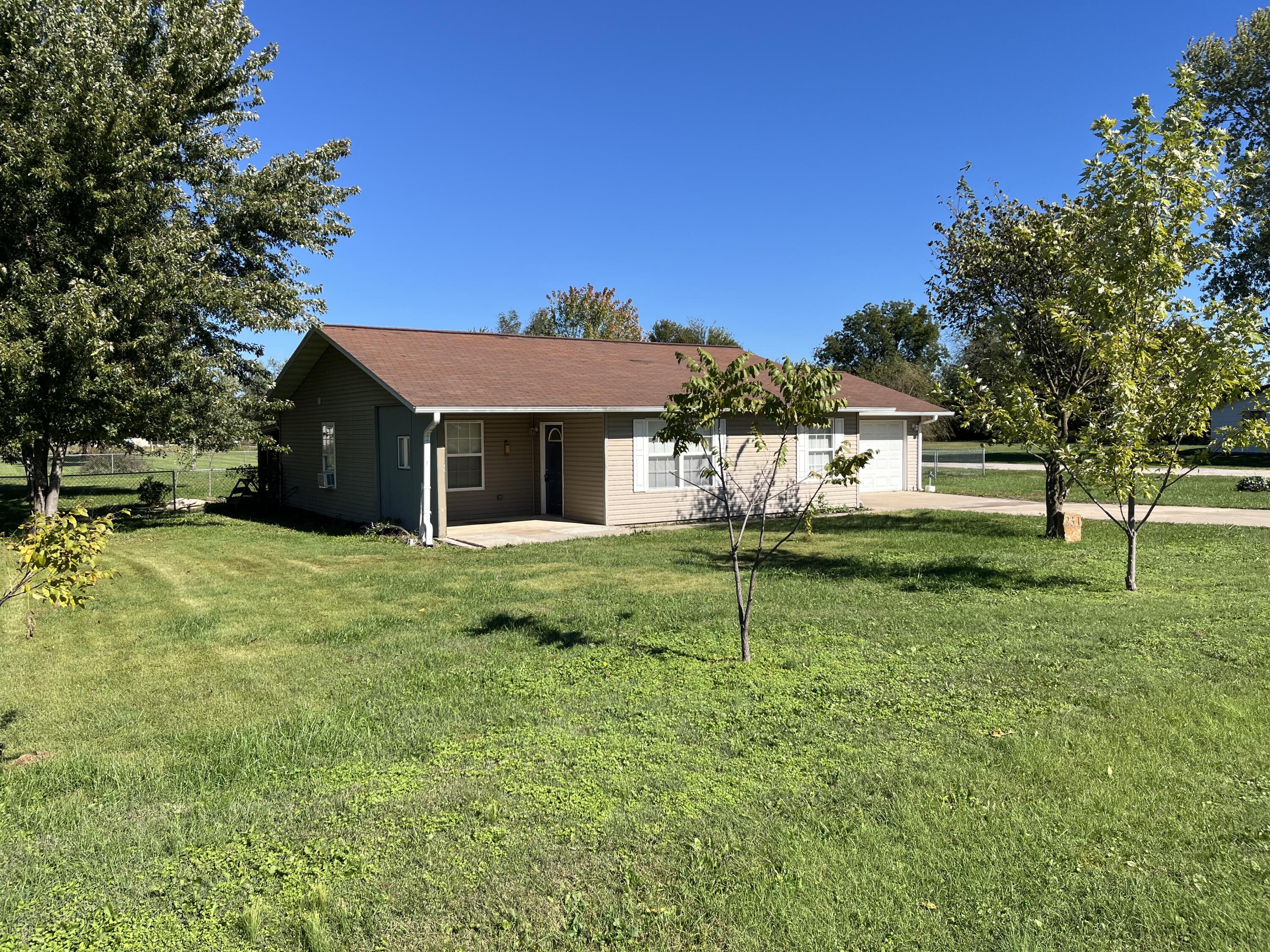 231 East Main Street Property Photo 1