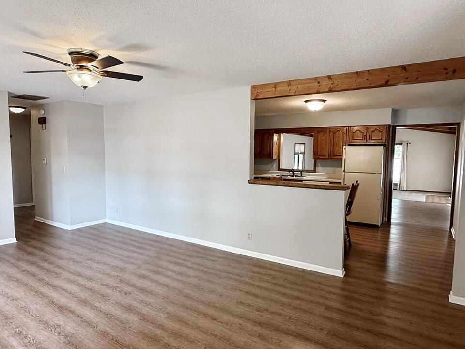 705 Sunset Drive Property Photo 3