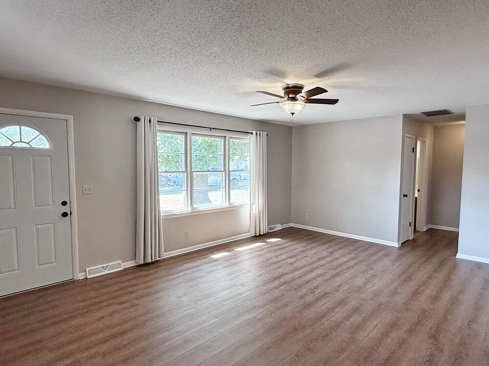 705 Sunset Drive Property Photo 4