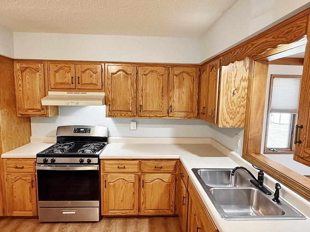 705 Sunset Drive Property Photo 9