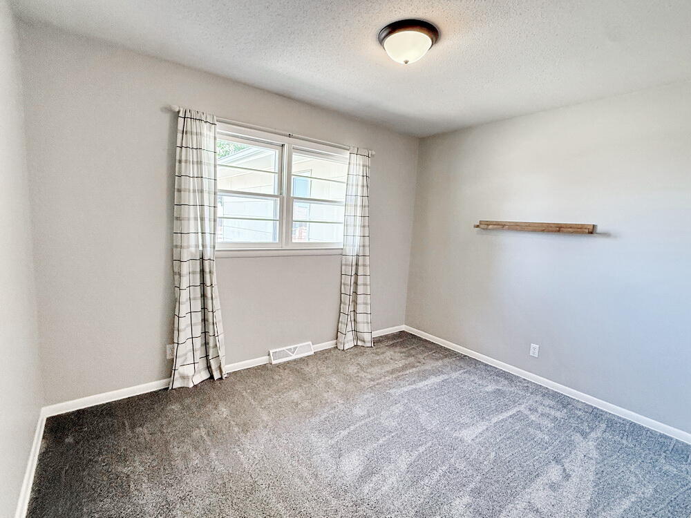 705 Sunset Drive Property Photo 23