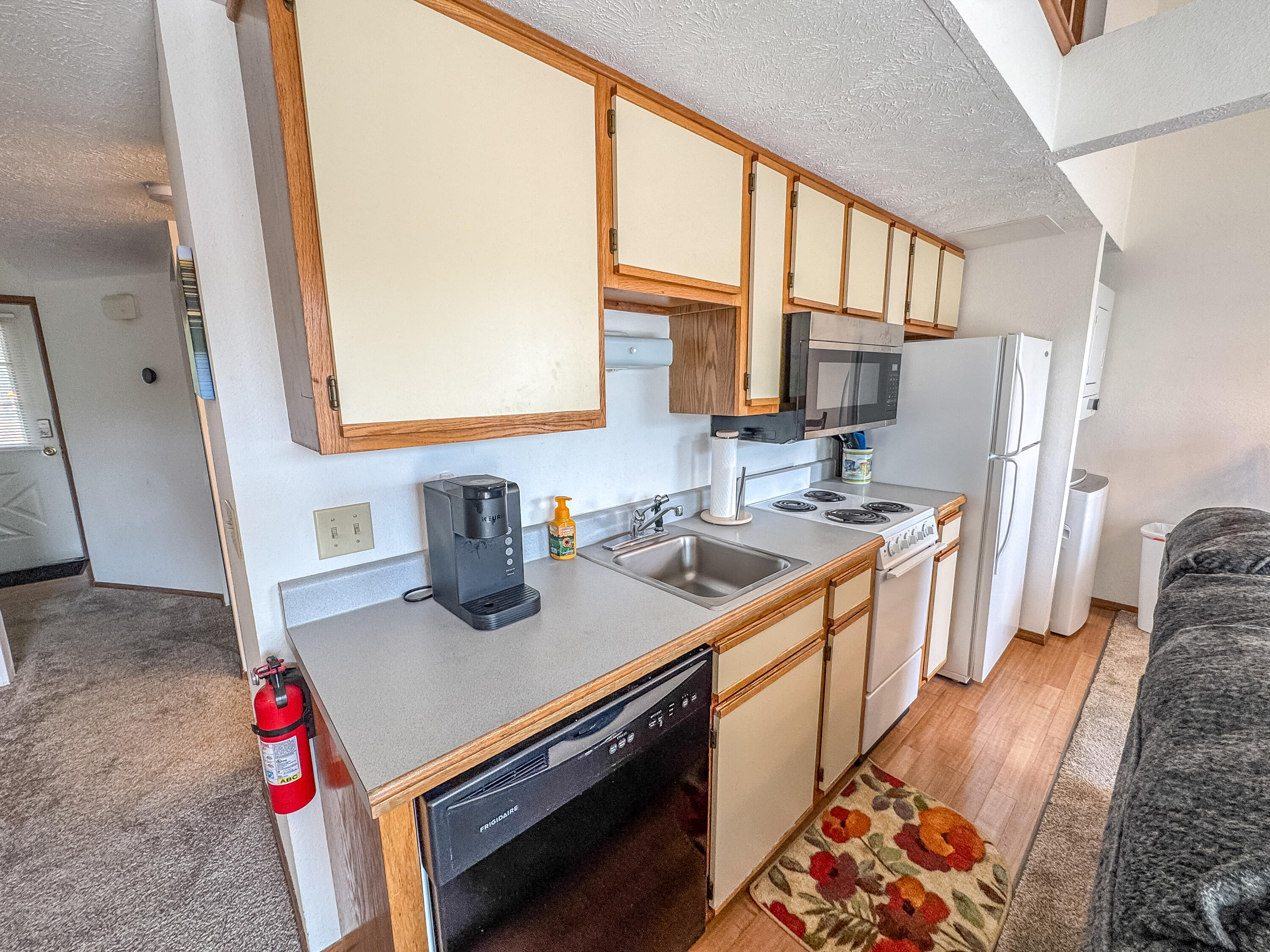 3 Memory Lane Property Photo 18