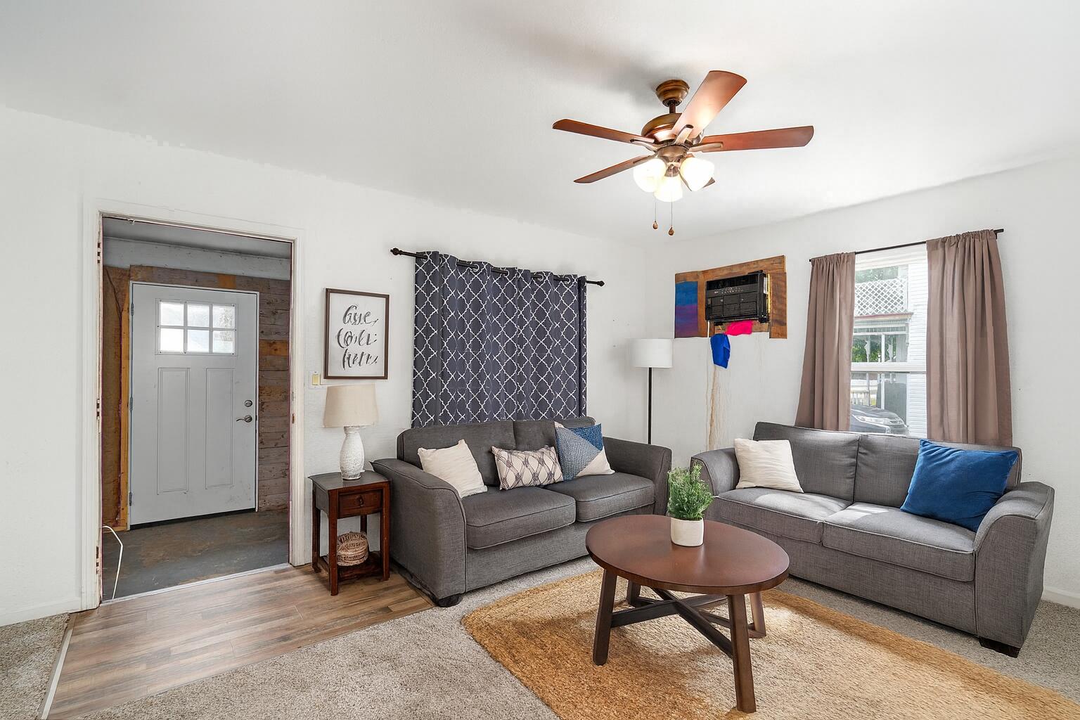 805 North Sycamore Street Property Photo 4