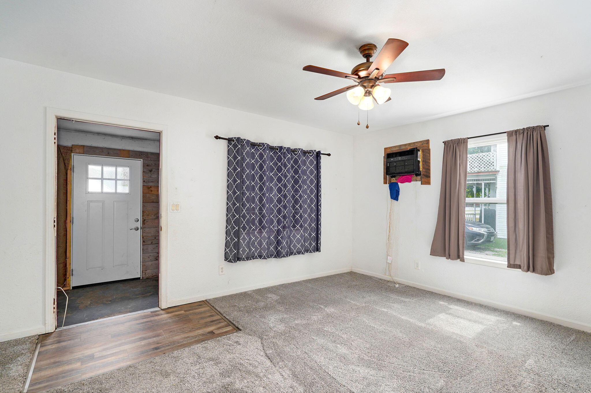 805 North Sycamore Street Property Photo 6