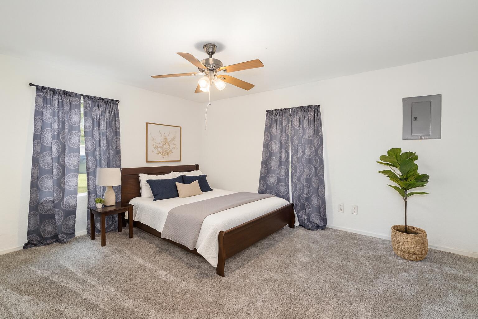 805 North Sycamore Street Property Photo 11