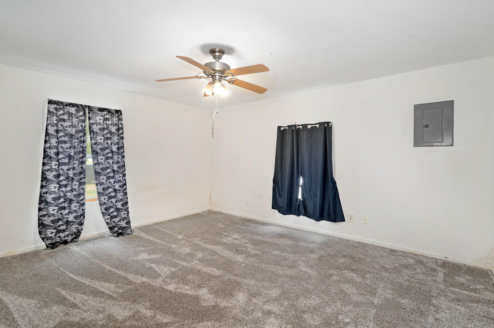 805 North Sycamore Street Property Photo 12