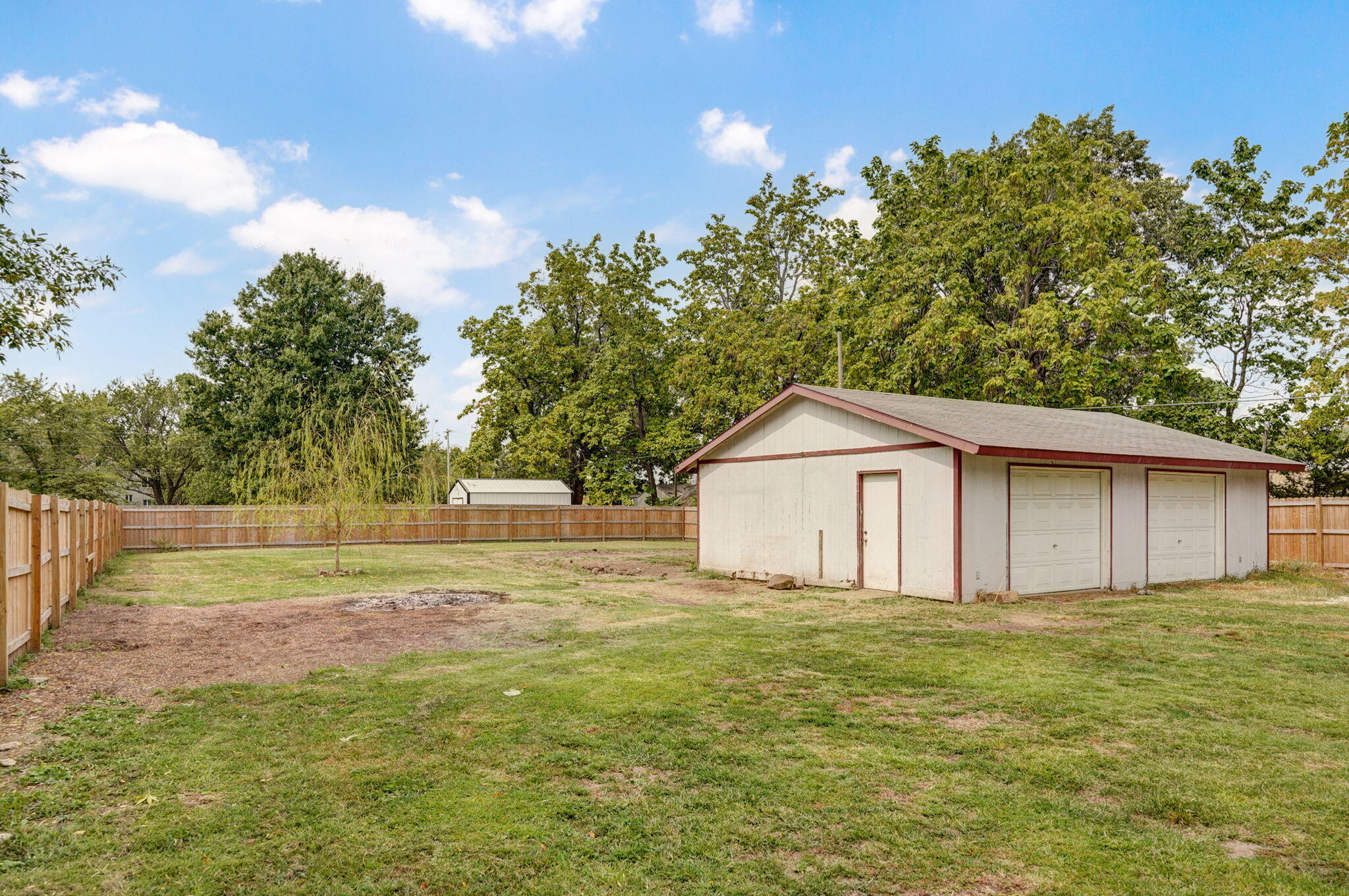 805 North Sycamore Street Property Photo 15