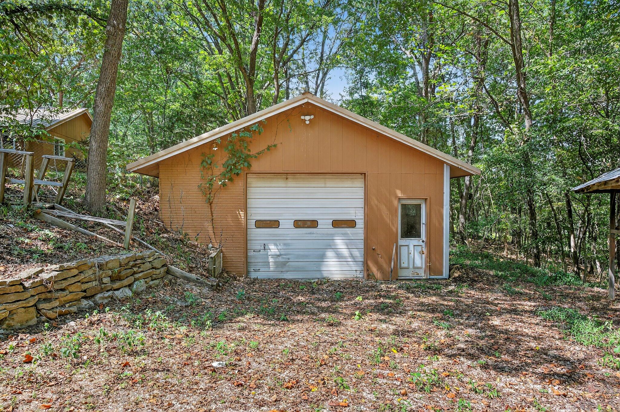 460 Sela Lane Property Photo 3